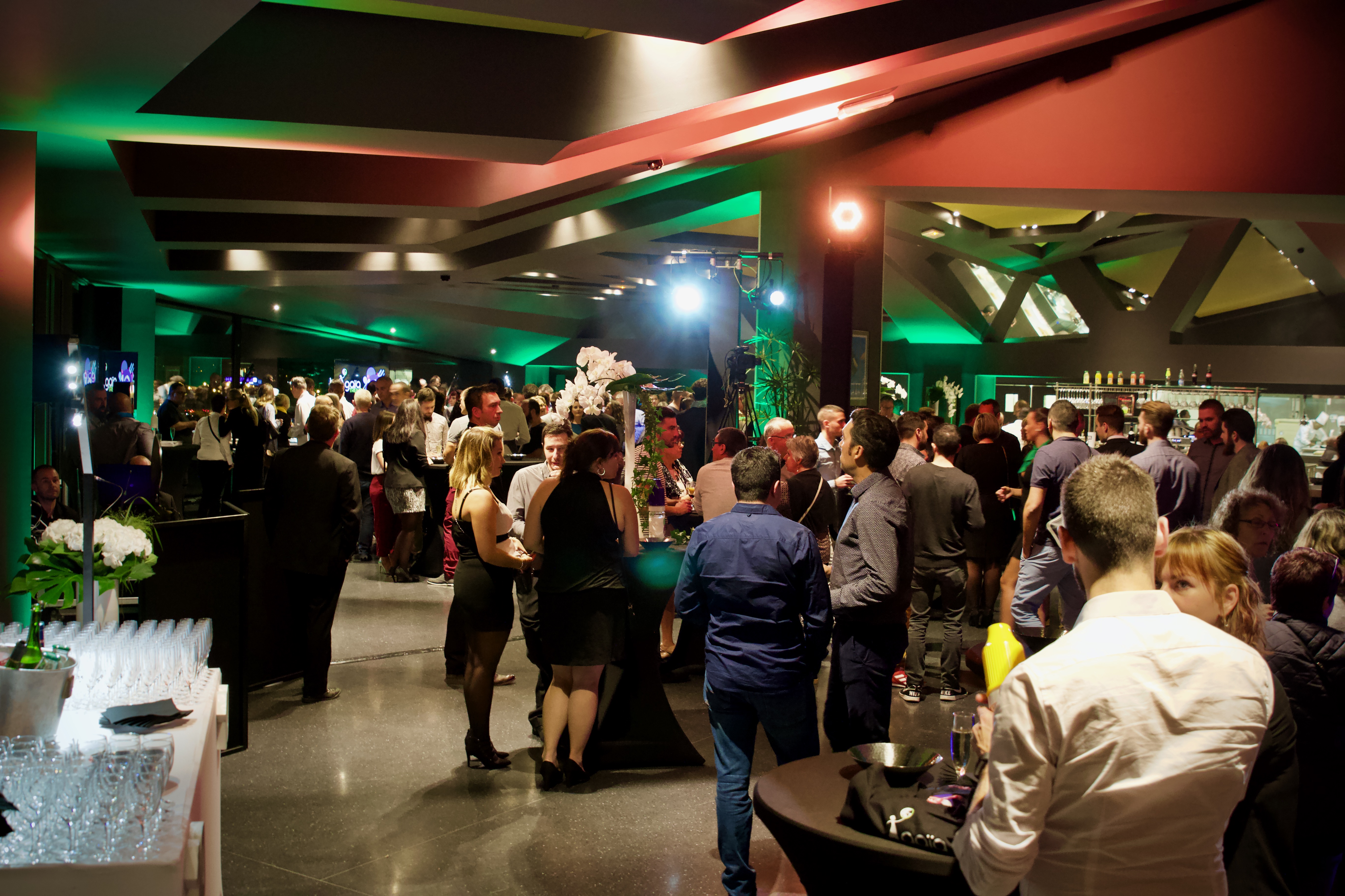 Casino night Antwerp themed evening guests gaming tables · INNOV'events