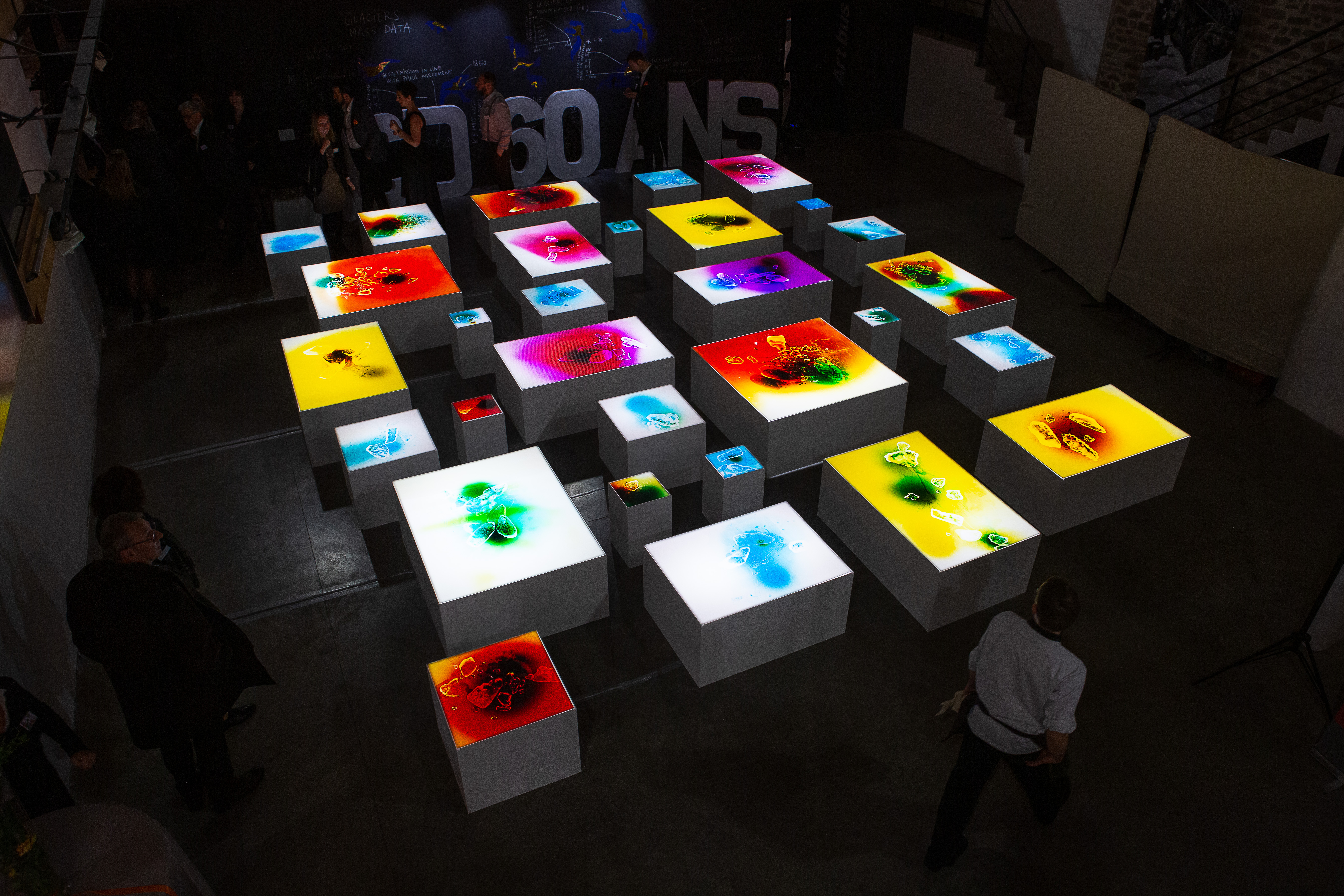 Verlichte bartafel LED verhuur Brussel netwerkevent Brussels Expo · INNOV'events