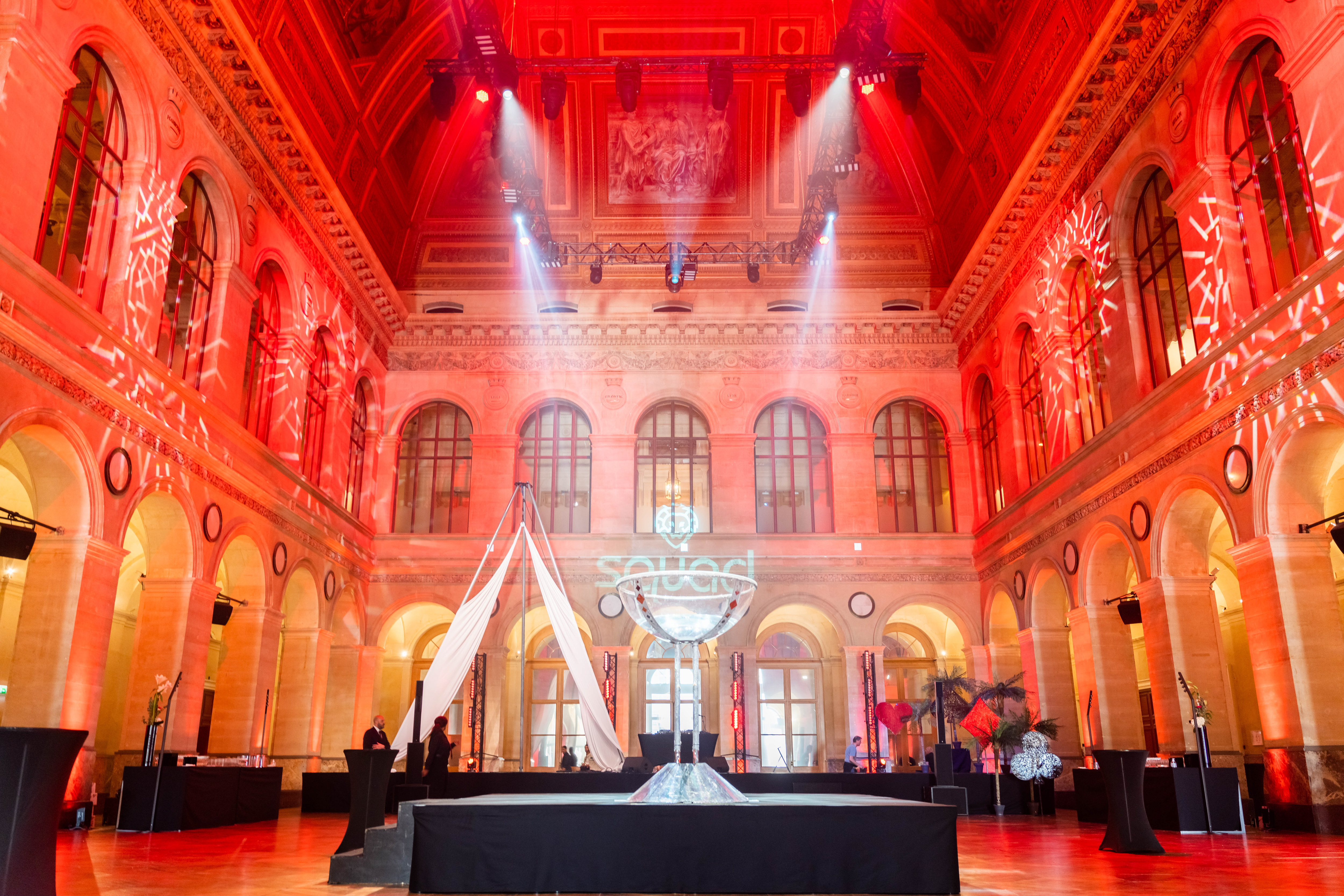 Evenementenlocatie geluid & lichttechniek Luik La Boverie daglichten · INNOV'events