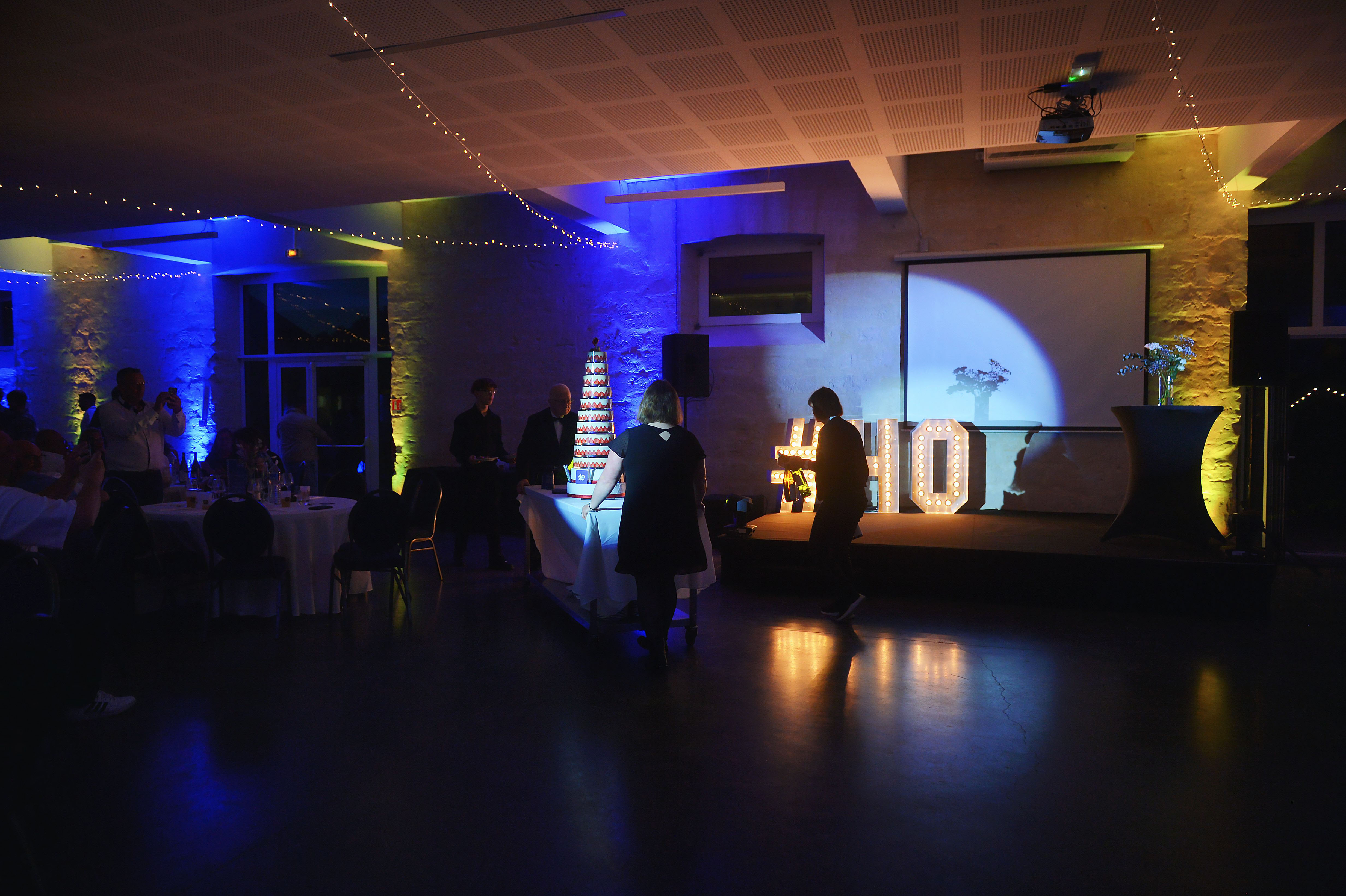 Walking dinner bedrijfsreceptie Antwerpen havenloods feestelijk ingericht · INNOV'events