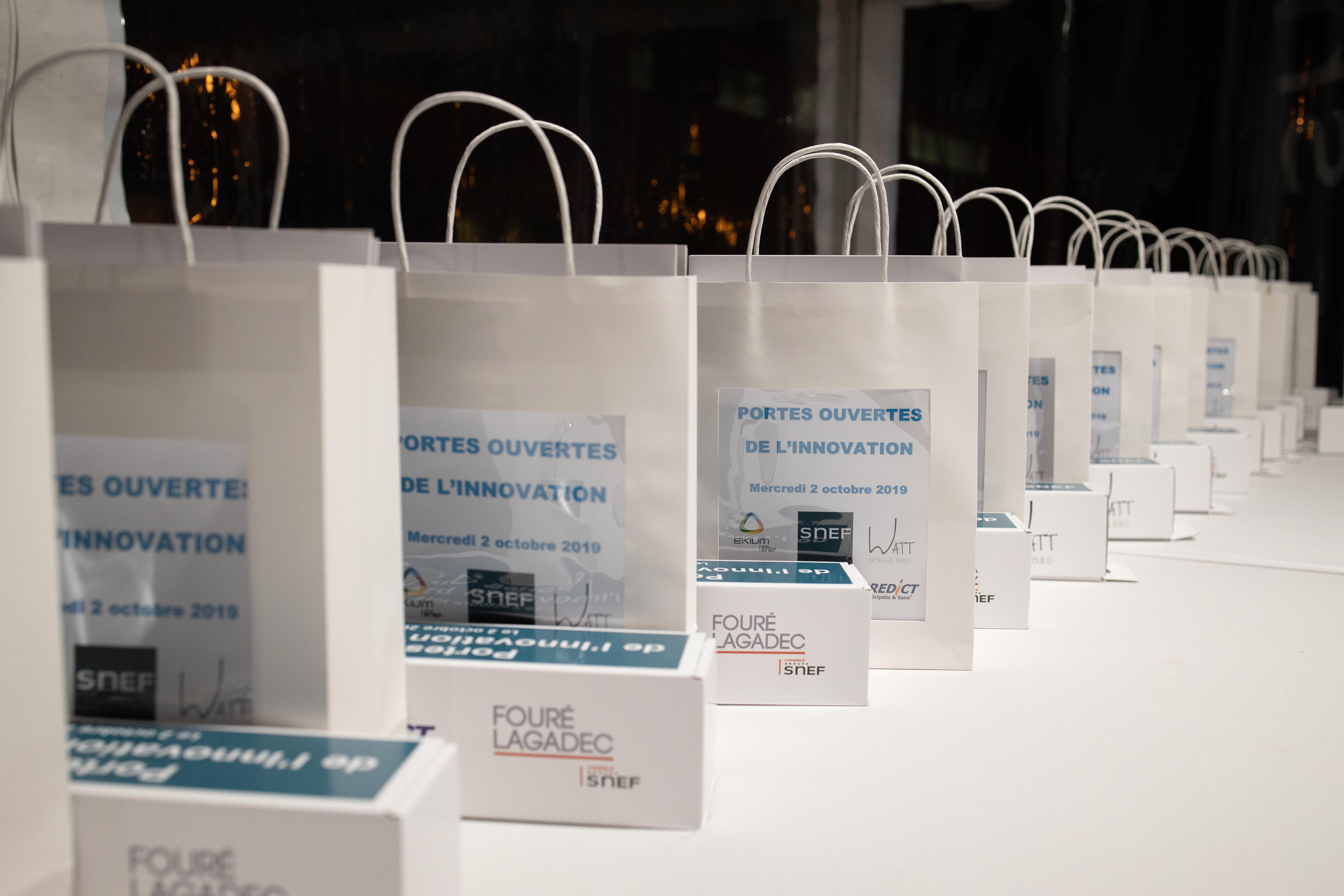 Animation remise goodies Anvers Grote Markt collaborateurs printemps · INNOV'events