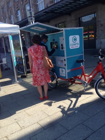 Photo Booth brand activation street marketing Brussels corporate · INNOV'events