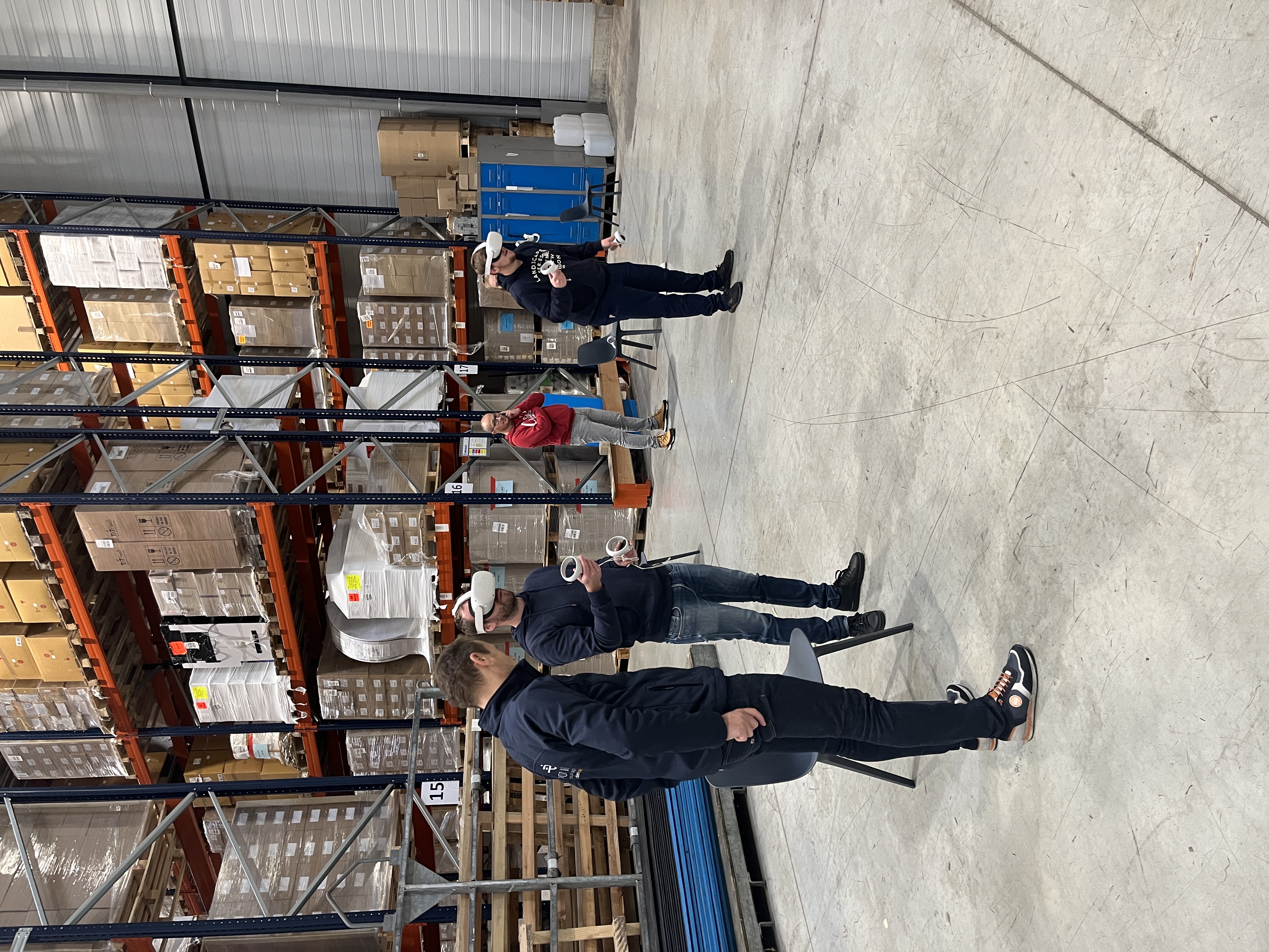Debriefing virtual reality Antwerpen teams resultaten bespreken ronde tafel · INNOV'events