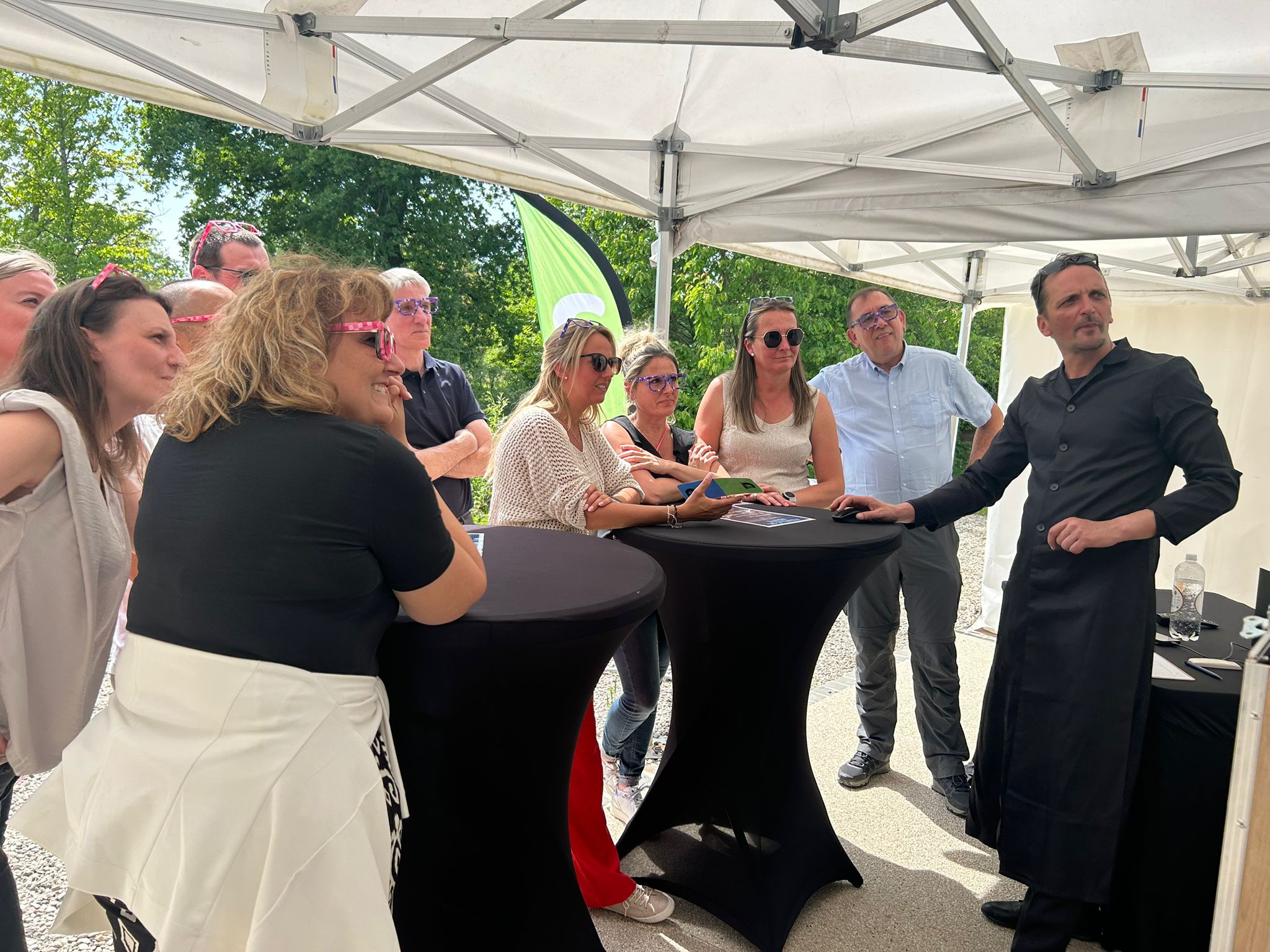cuisine moléculaire Liège chef démonstrateur avec azote liquide salle événementielle · INNOV'events
