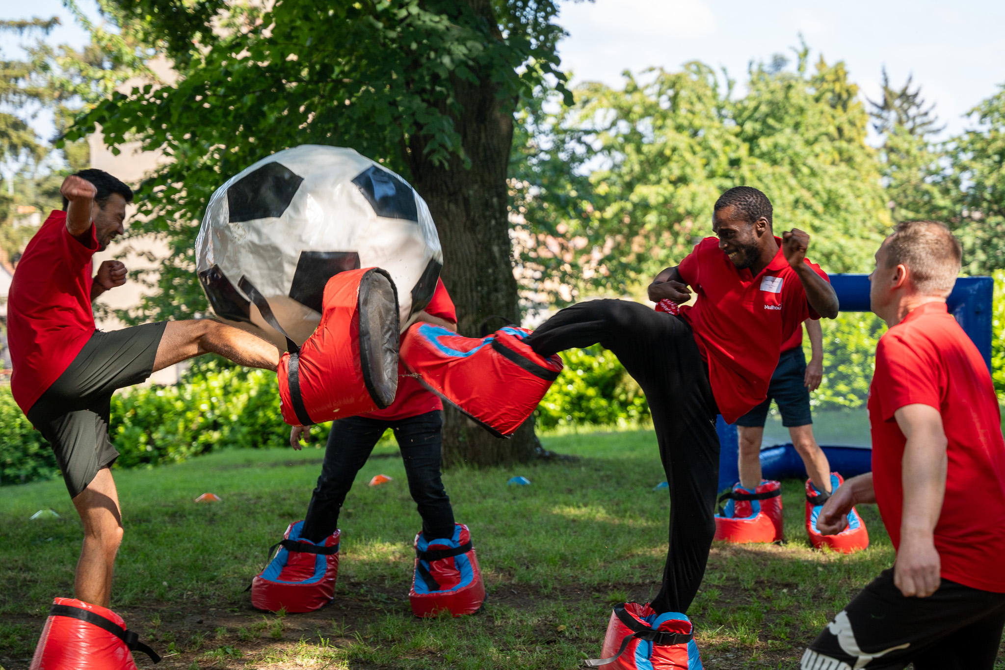 Voetbalsimulator Antwerpen schietpositie deelnemer scorebord achtergrond · INNOV'events