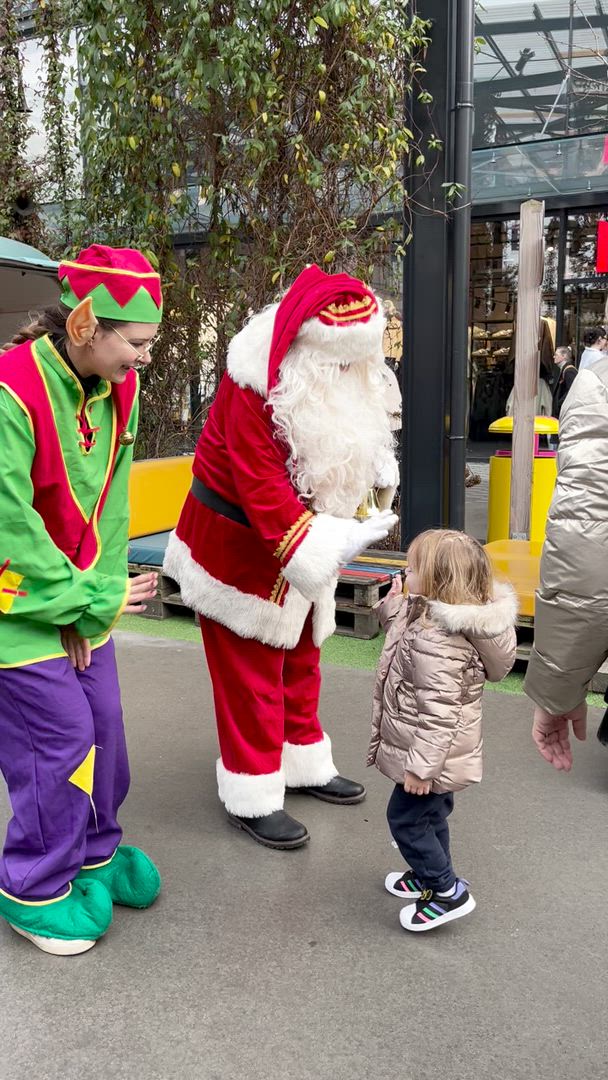 Personeelsfeest kerstman animatie Antwerpen feestzaal avond · INNOV'events