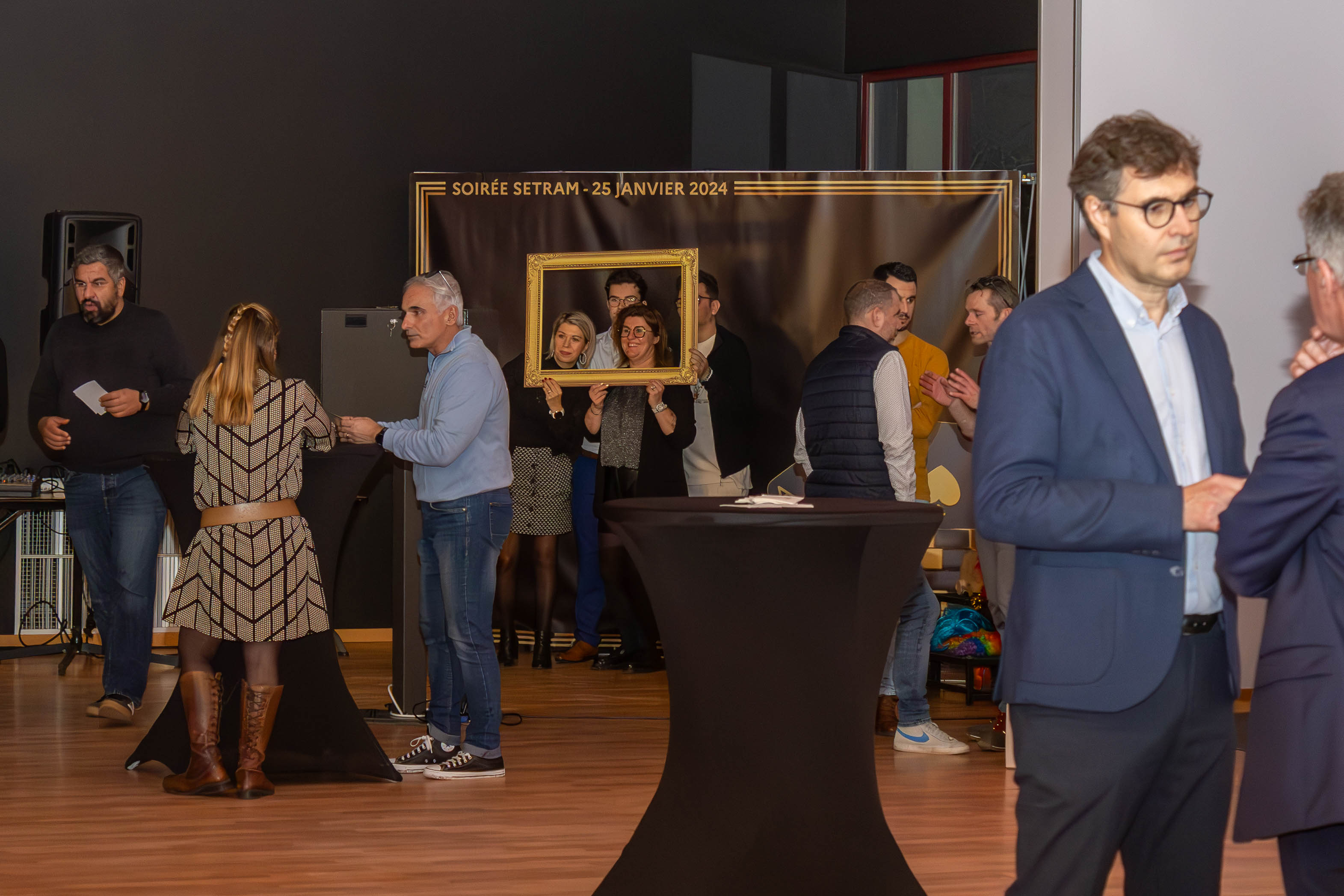 Animation mime scénique mime Liège clôture de soirée corporate · INNOV'events