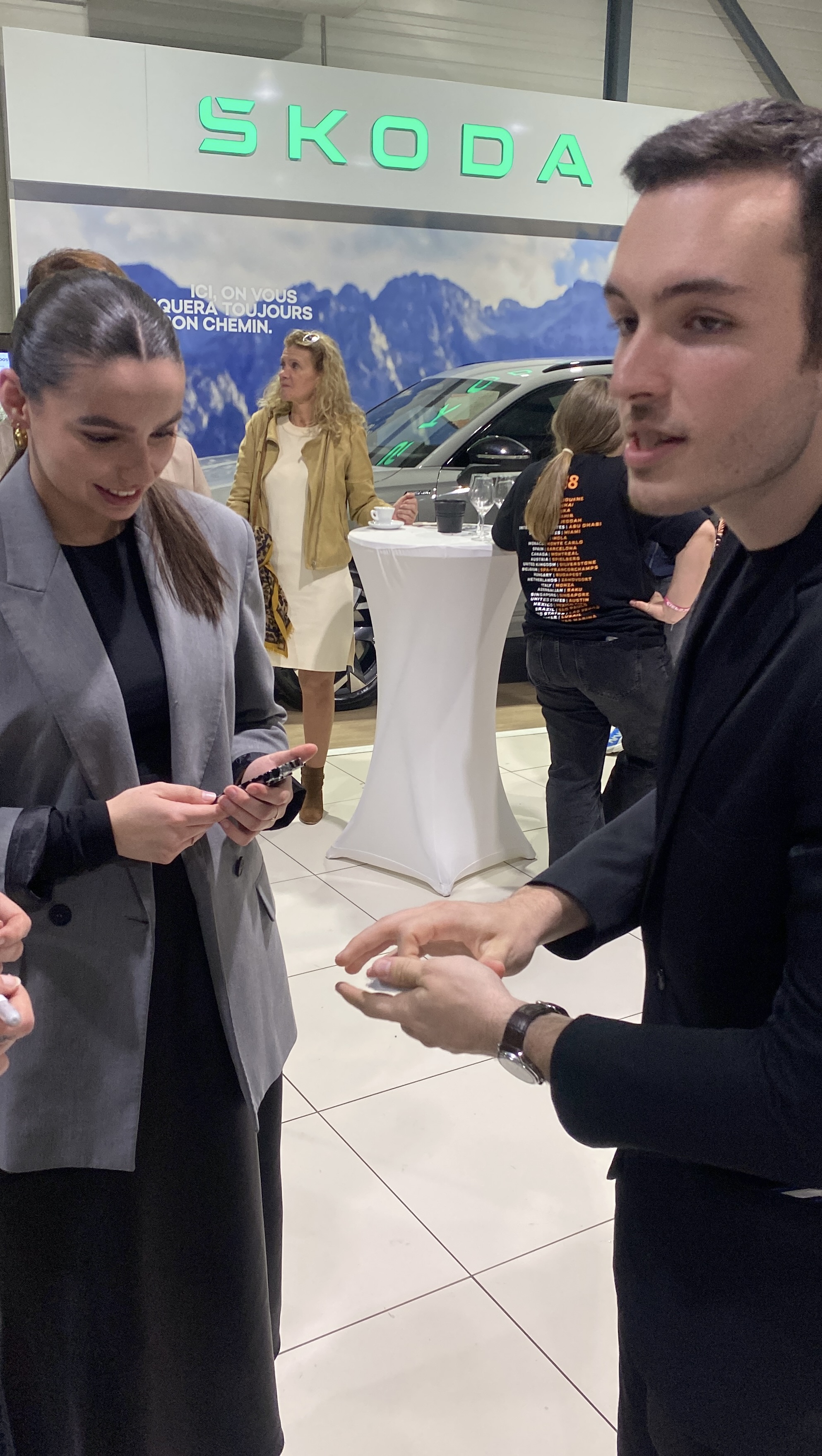 Magicien Anvers close-up Grote Markt drink corporate terrasse · INNOV'events
