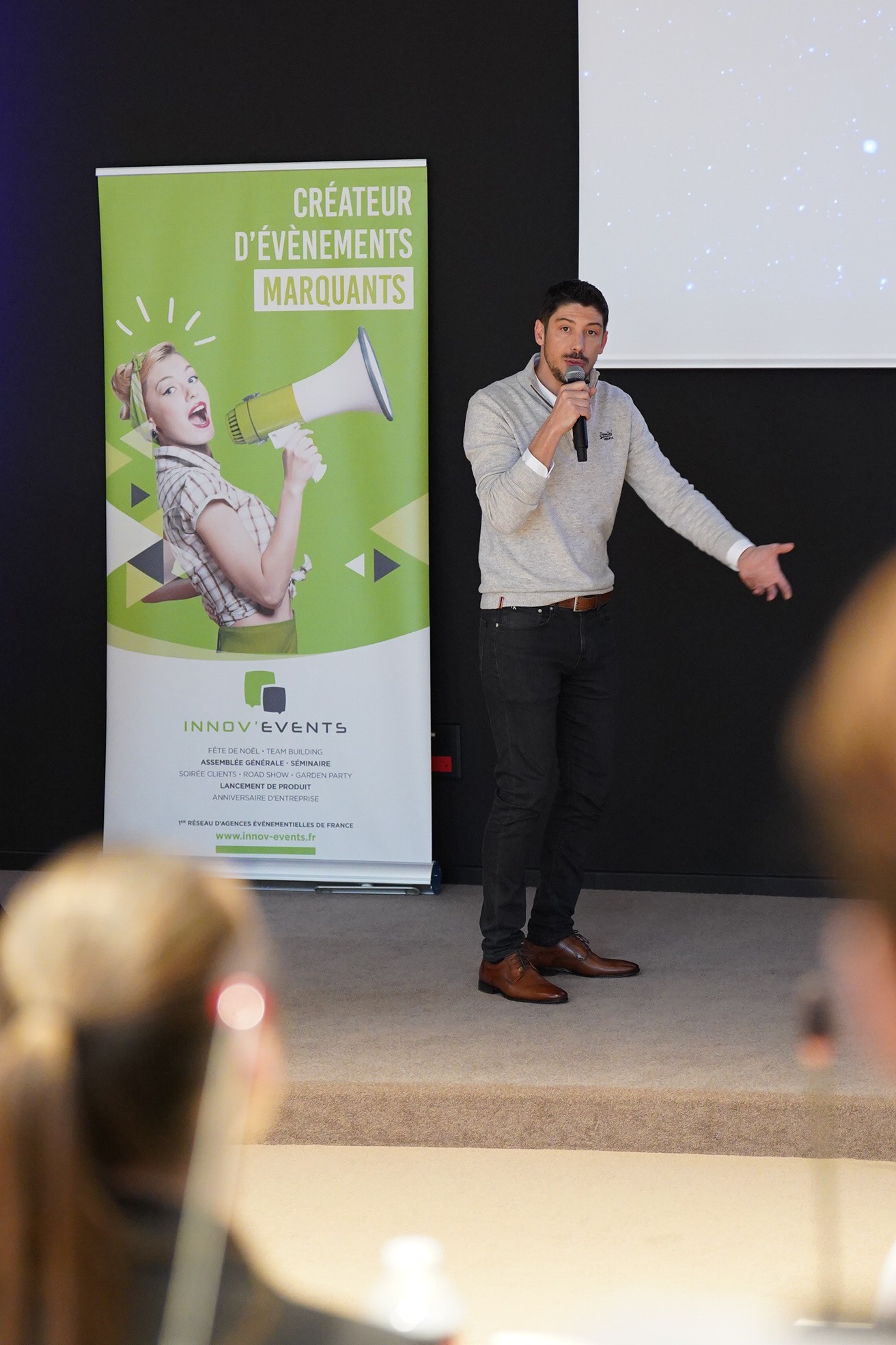 Animation corporate Anvers quais port vue panoramique équipes rassemblées · INNOV'events