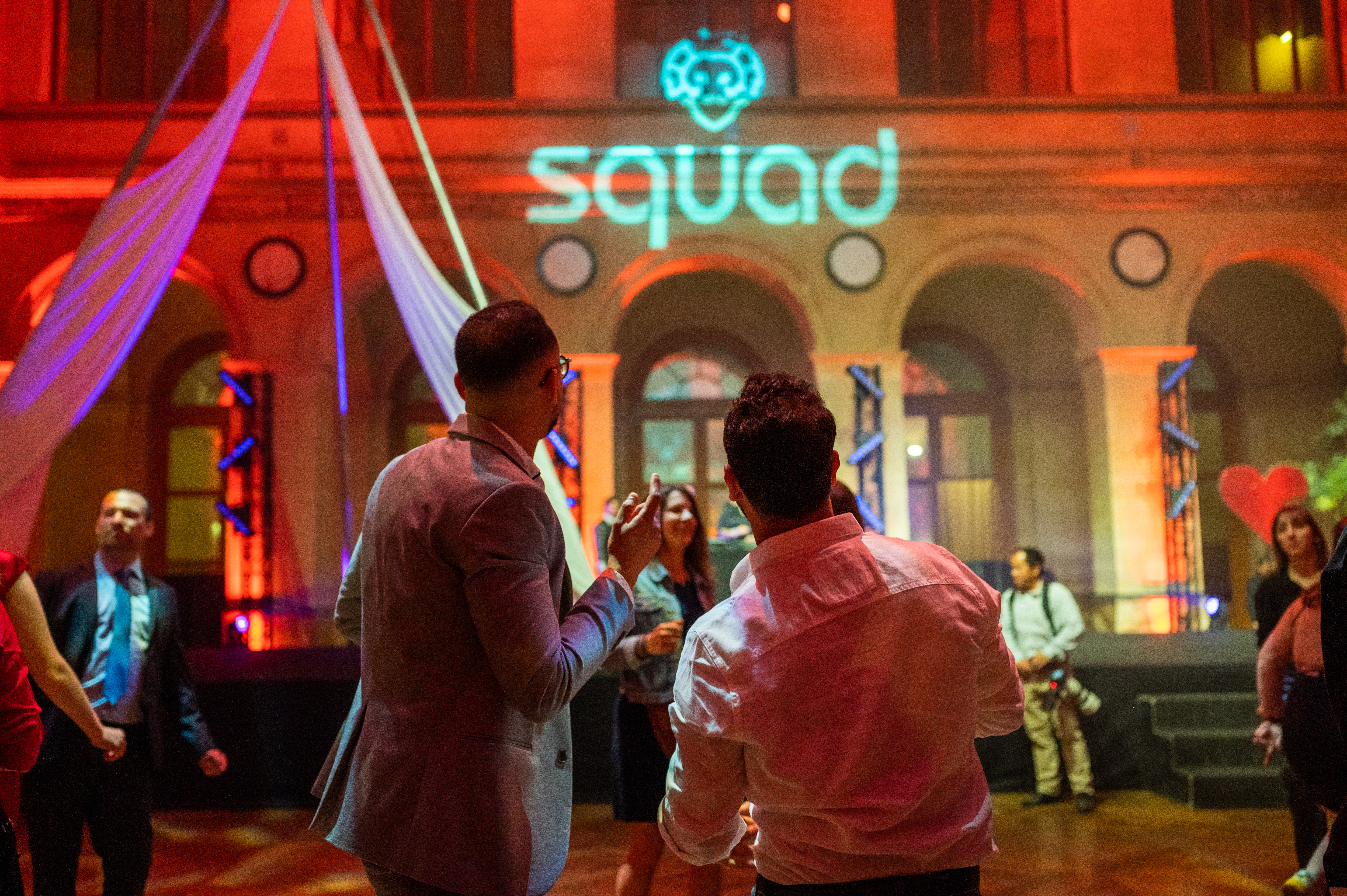 Lichtshow animatie bedrijfsevenement Brussel Brussels Expo · INNOV'events