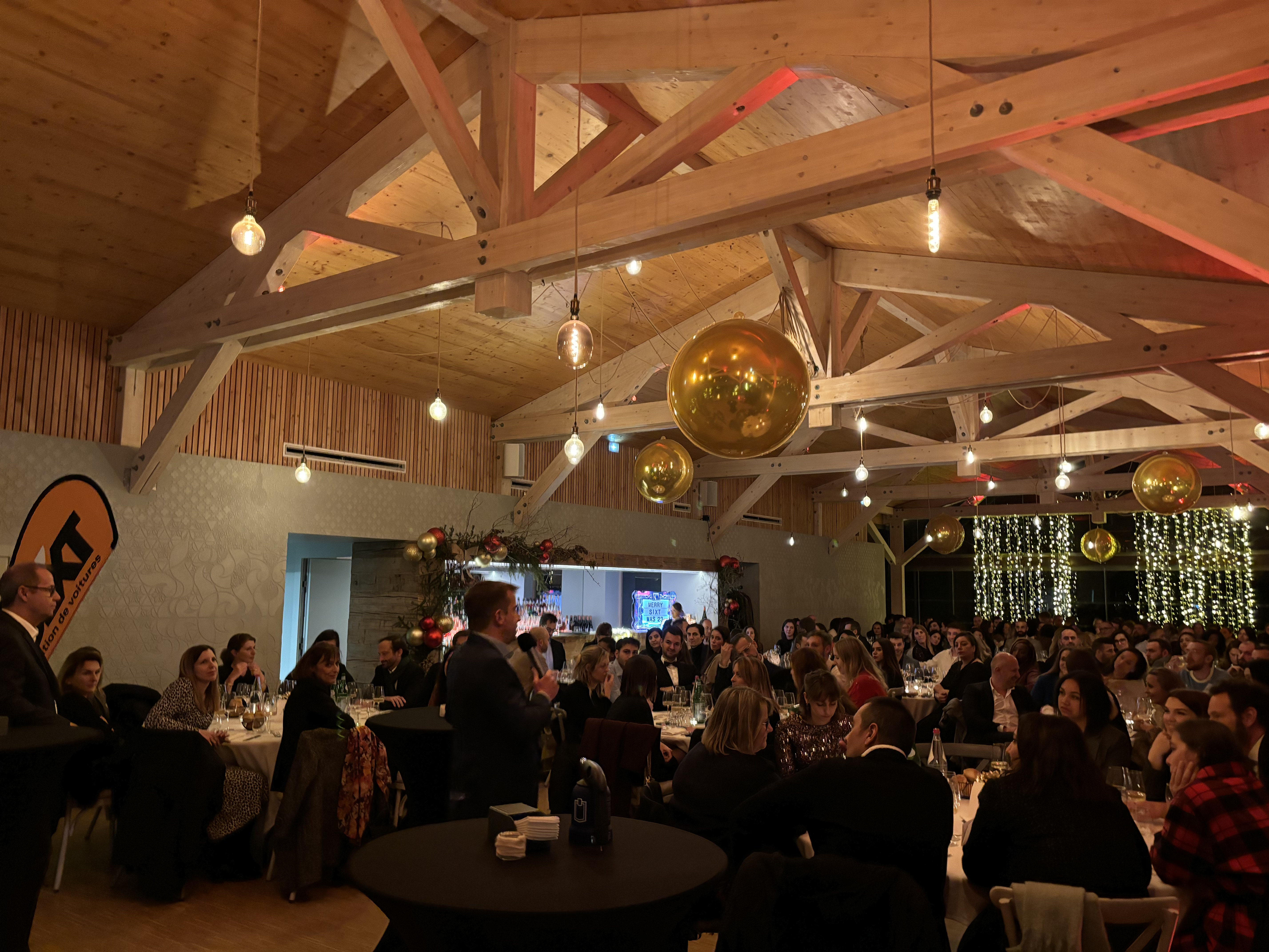 Walking dinner Brussel bedrijfsevenement met zicht op Atomium · INNOV'events