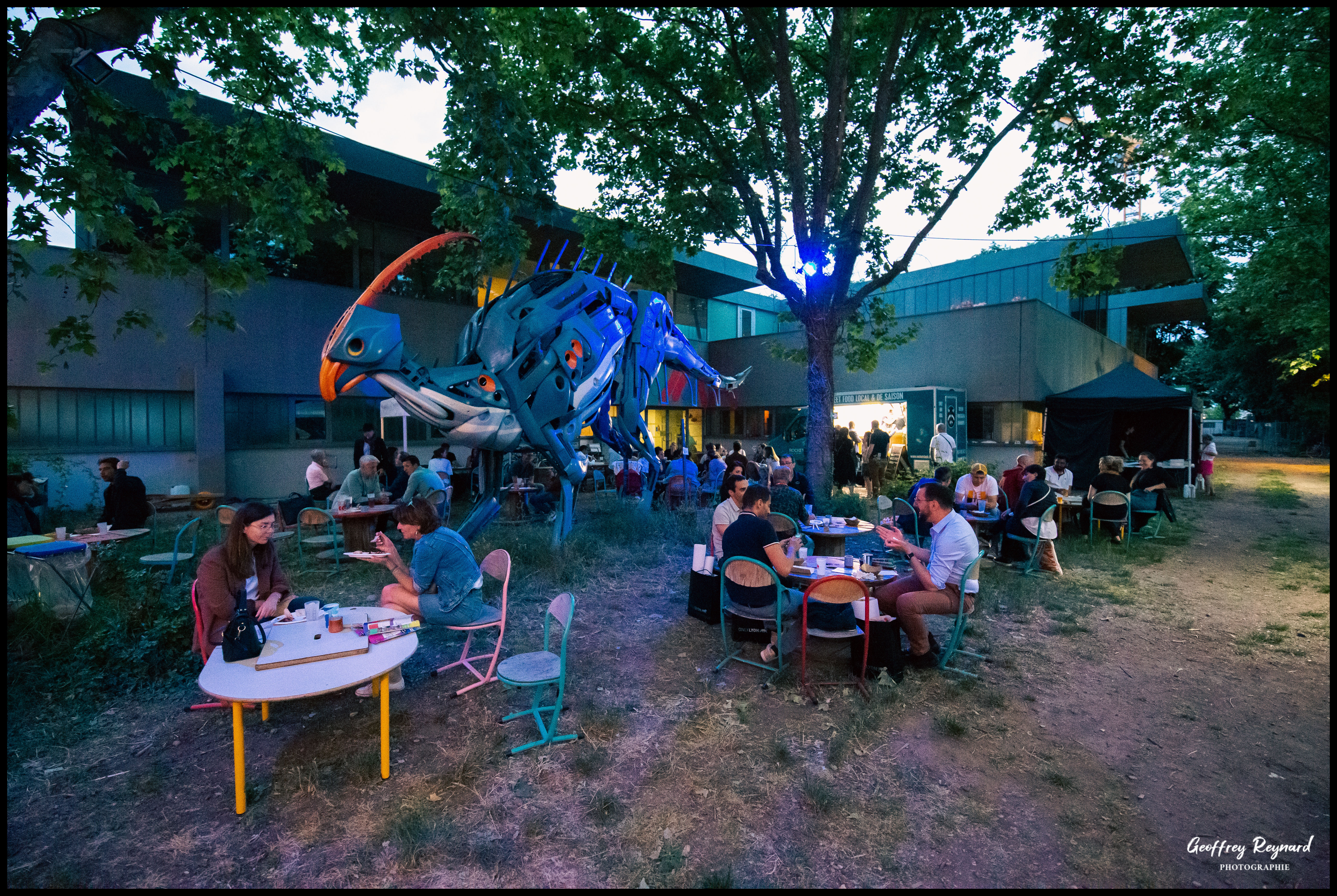 Evening riverside garden party reception Liege Meuse terrace walking dinner · INNOV'events
