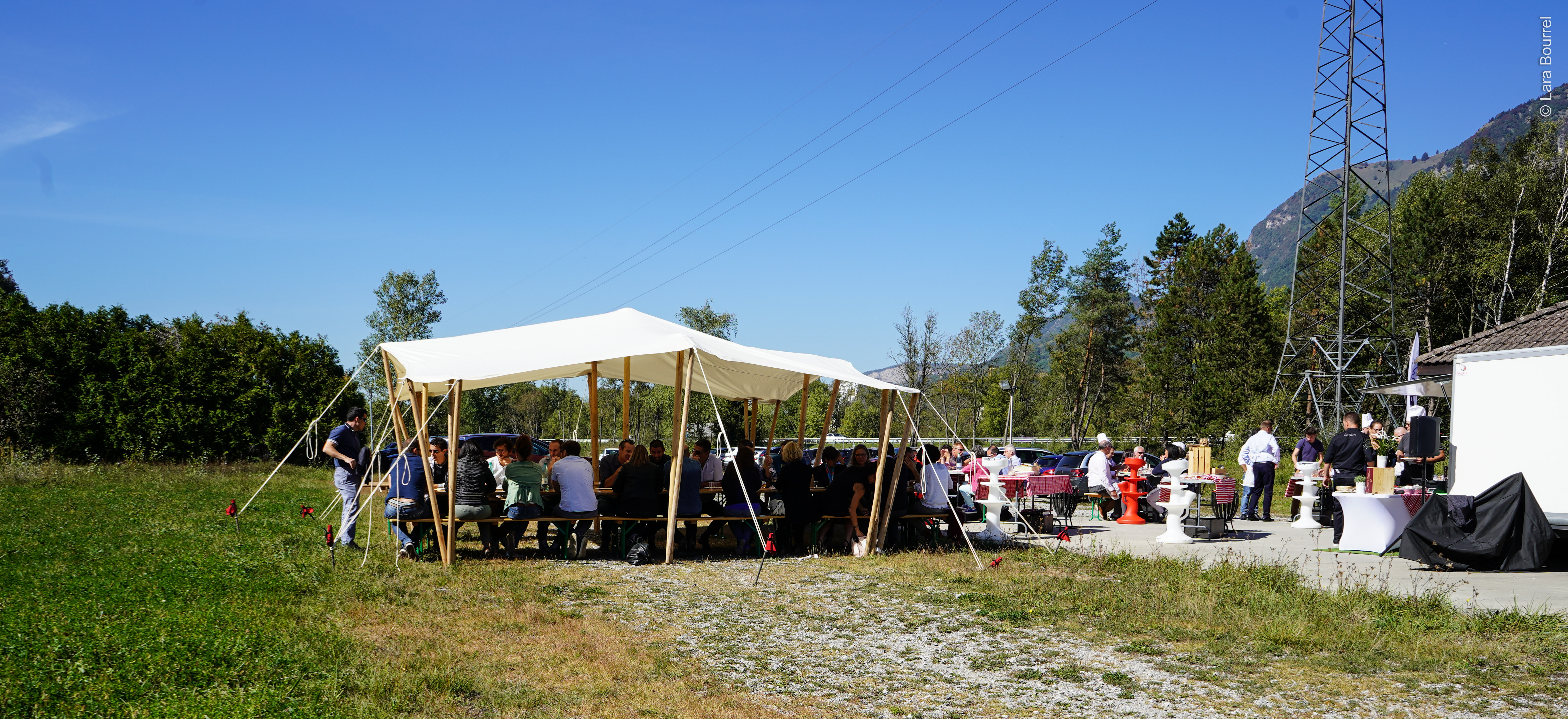 Walking dinner festif repas collaborateurs Bruxelles hall Tour & Taxis stations · INNOV'events