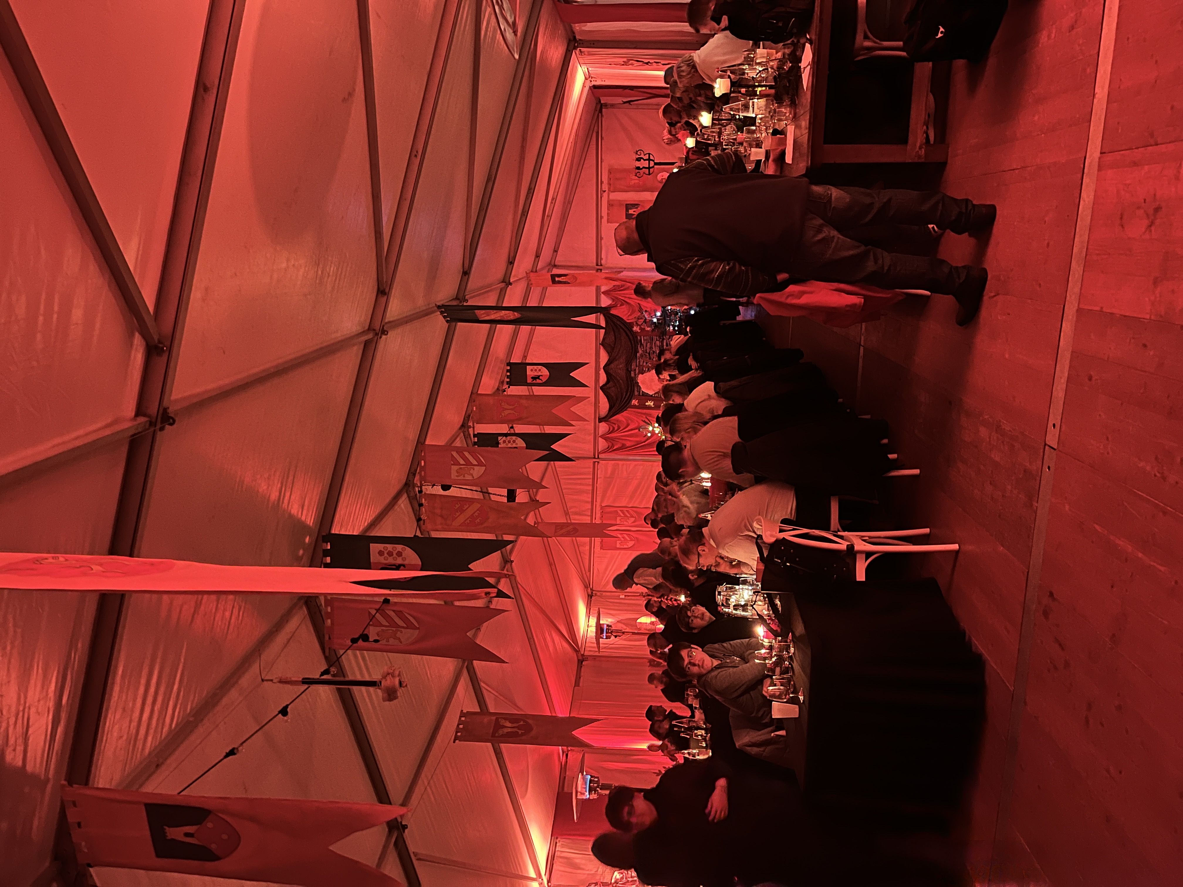 Walking dinner repas insolite Anvers stands dégustation équipes en mouvement · INNOV'events