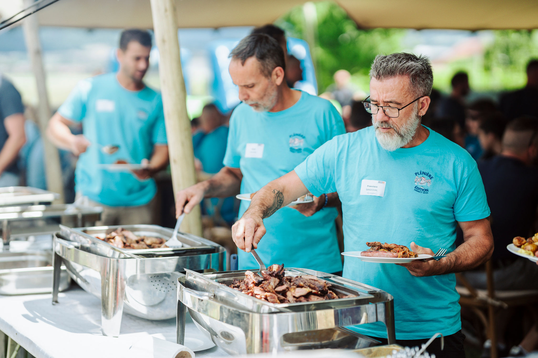 repas collaborateurs Anvers tablée longue Eilandje lumières tamisées · INNOV'events
