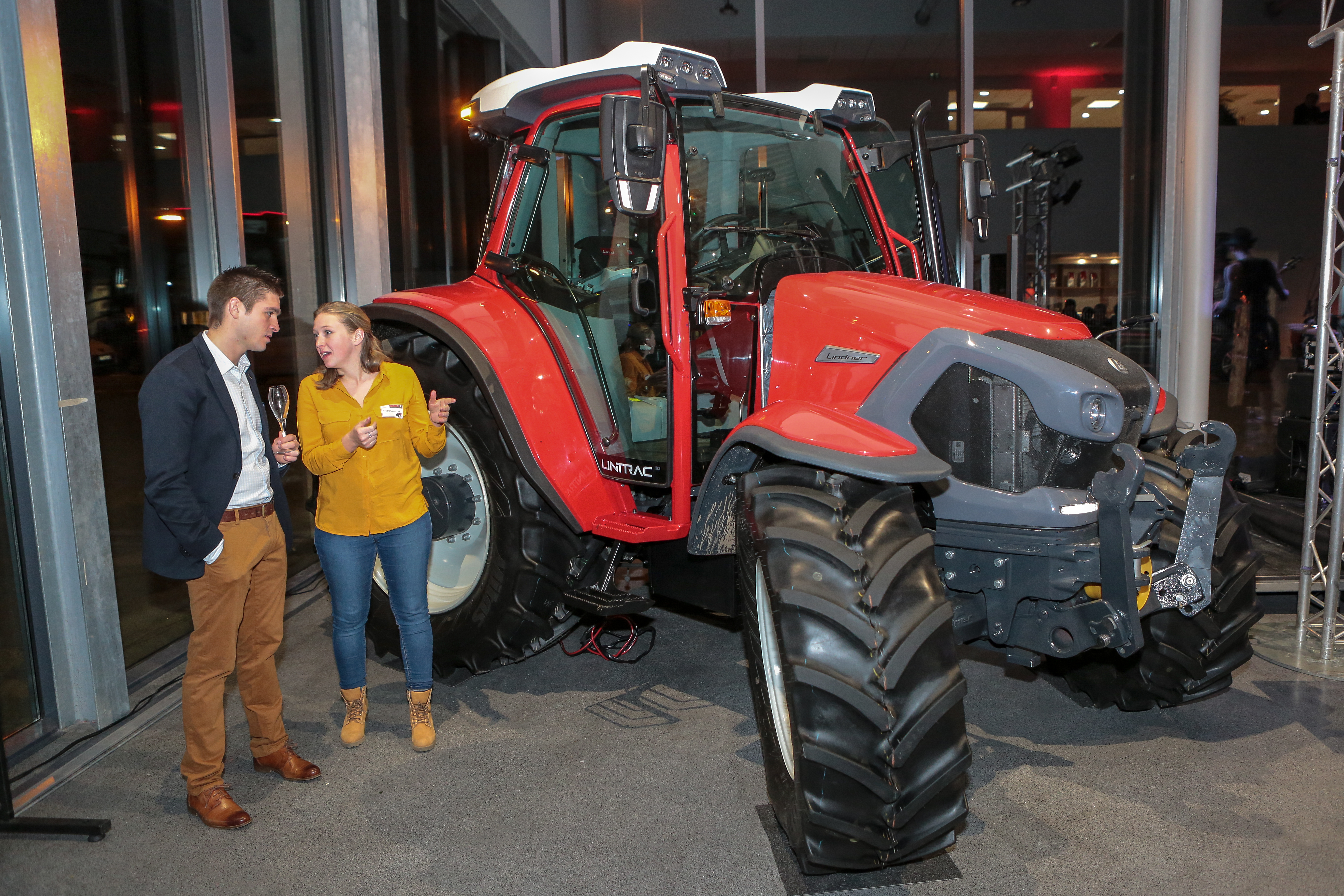 Trade show booth entertainment company Antwerp evening reception · INNOV'events