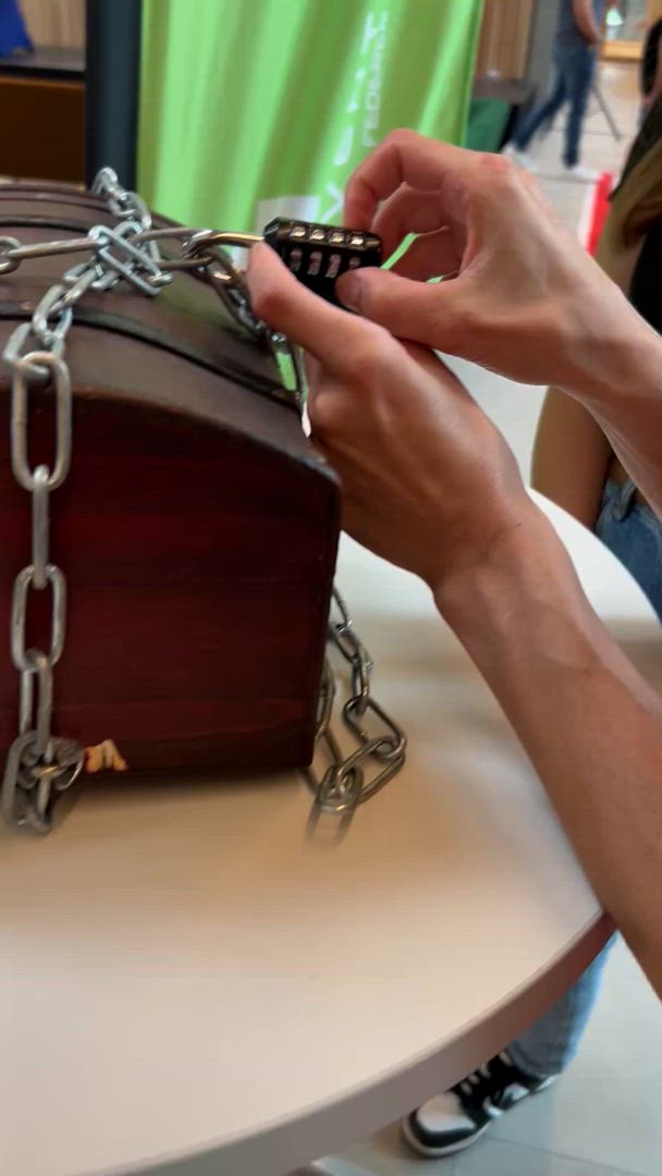 Escape game Antwerpen teams bij Scheldekaaien havenpanorama · INNOV'events
