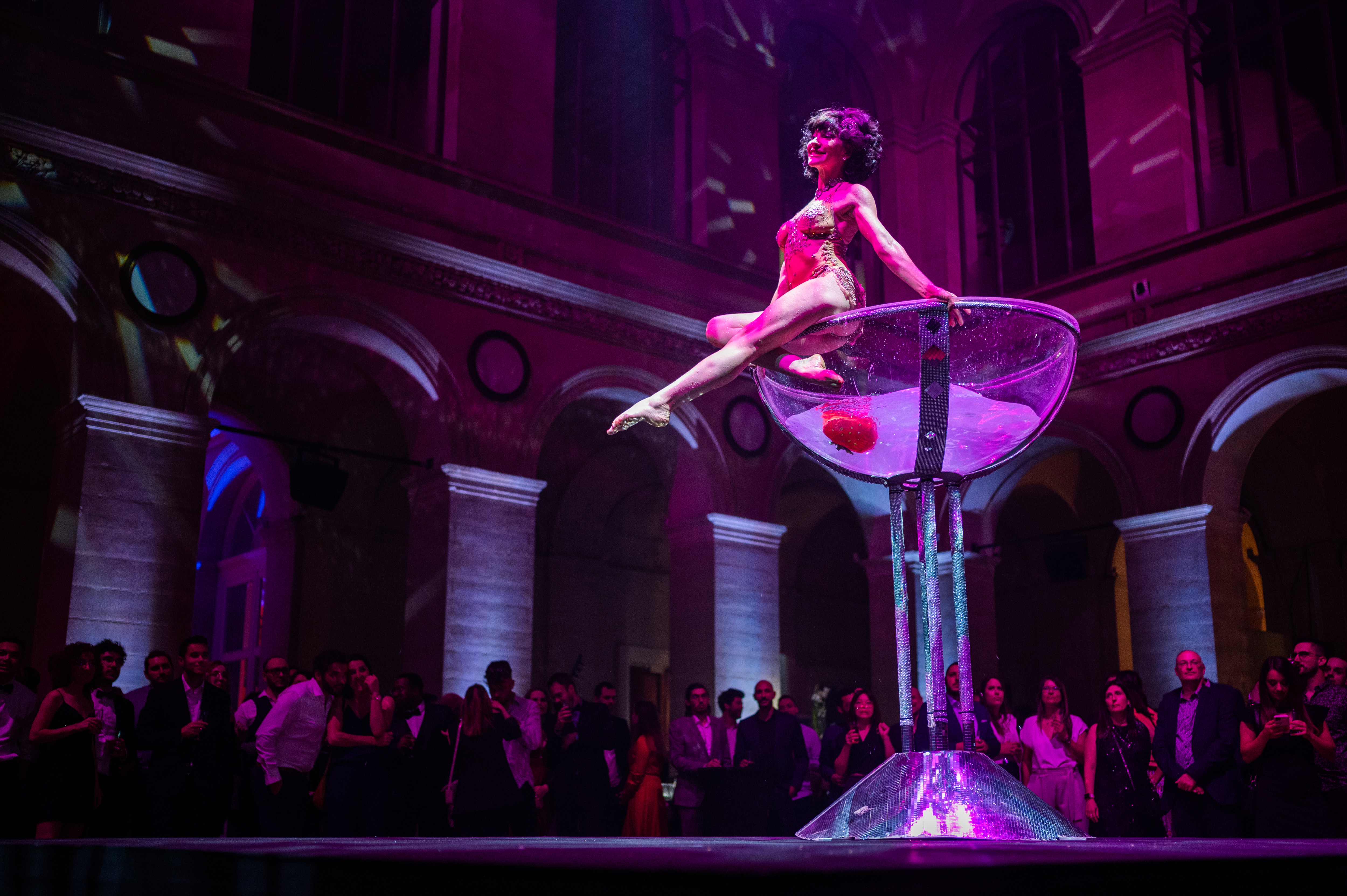 Spectacle d'entreprise Belgique, public en soirée d'entreprise · INNOV'events