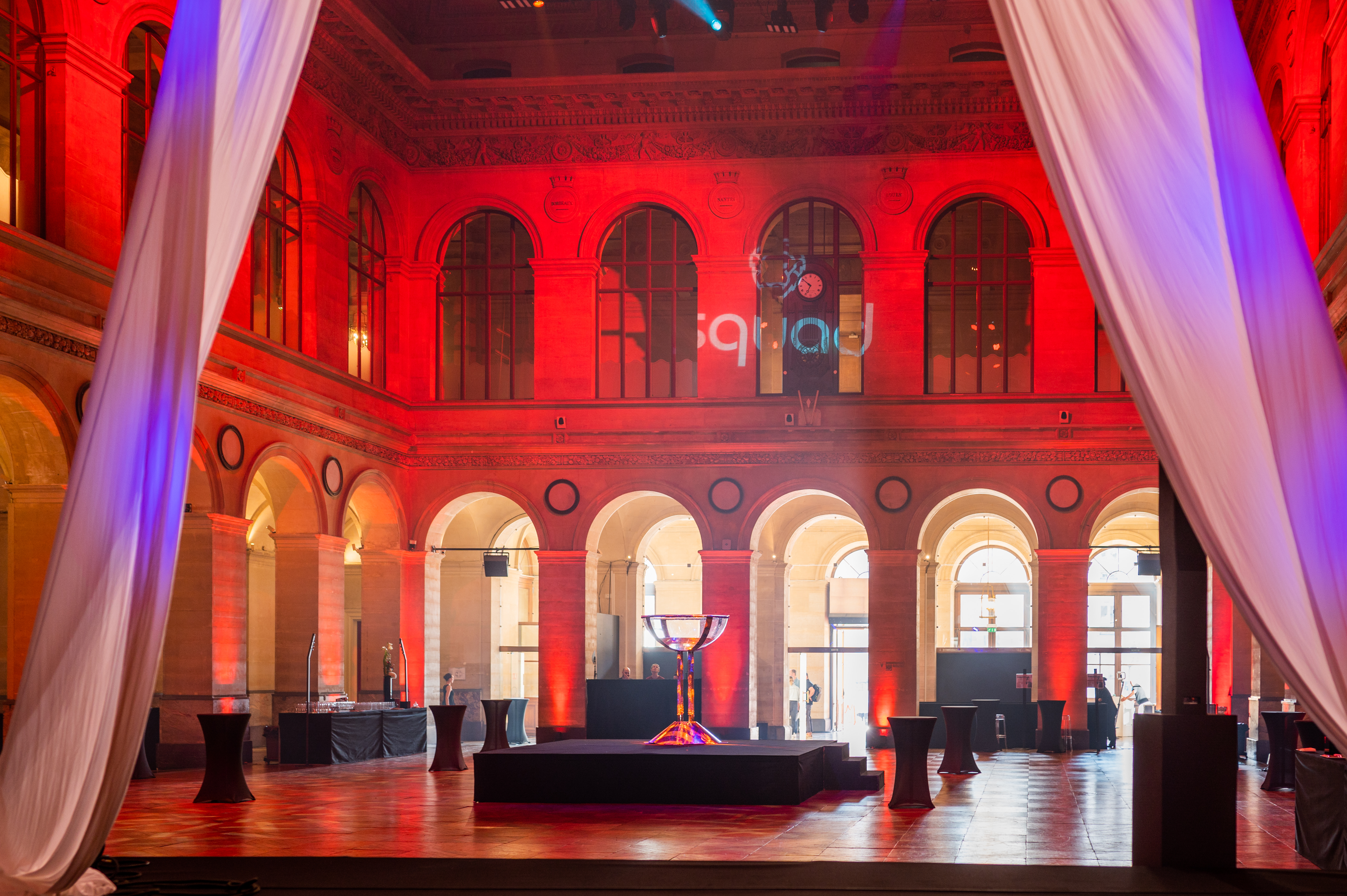 scénographie Anvers estrade convention Stadsfeestzaal · INNOV'events