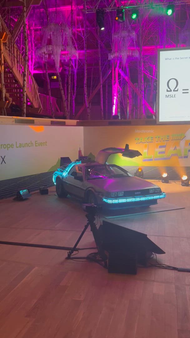 scénographie Bruxelles podium lancement produit Bozar décor de marque · INNOV'events