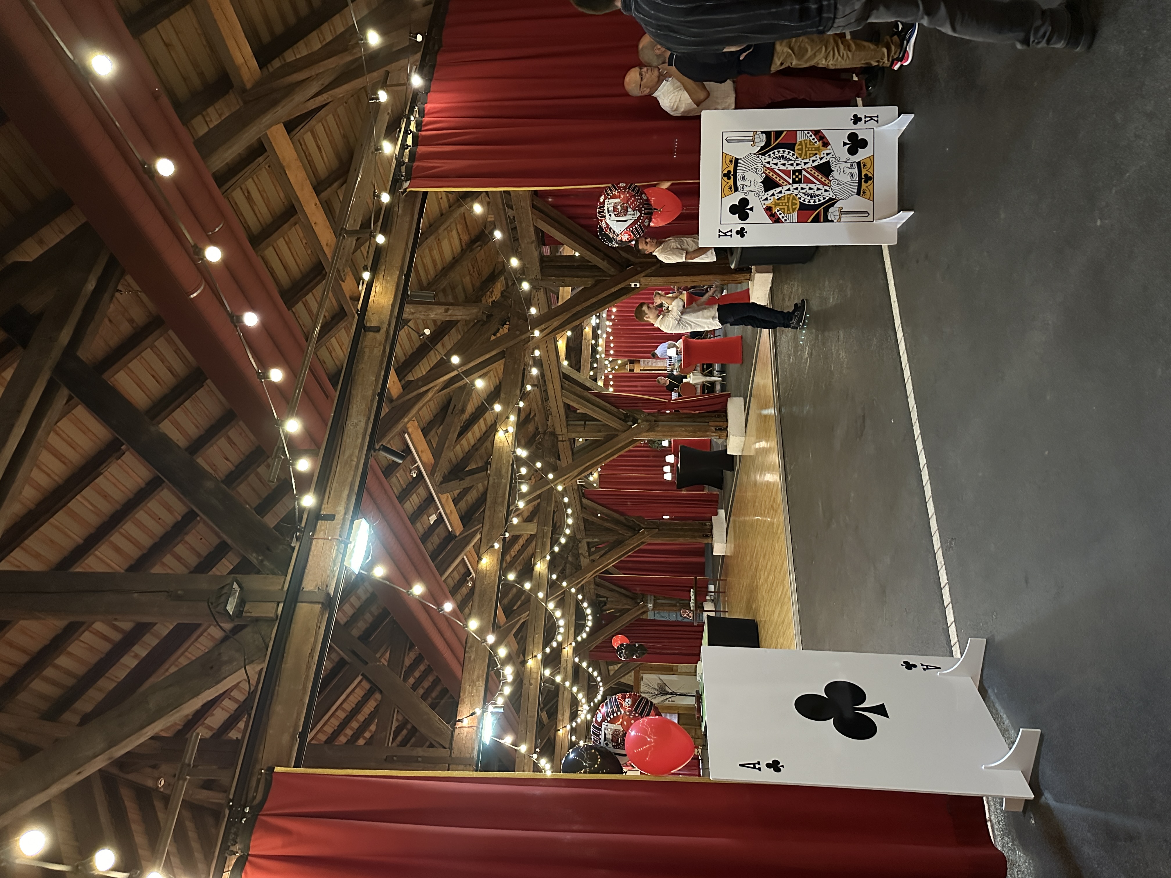 Casino avond Antwerpen sfeervolle opstelling in industriële zaal Eilandje · INNOV'events