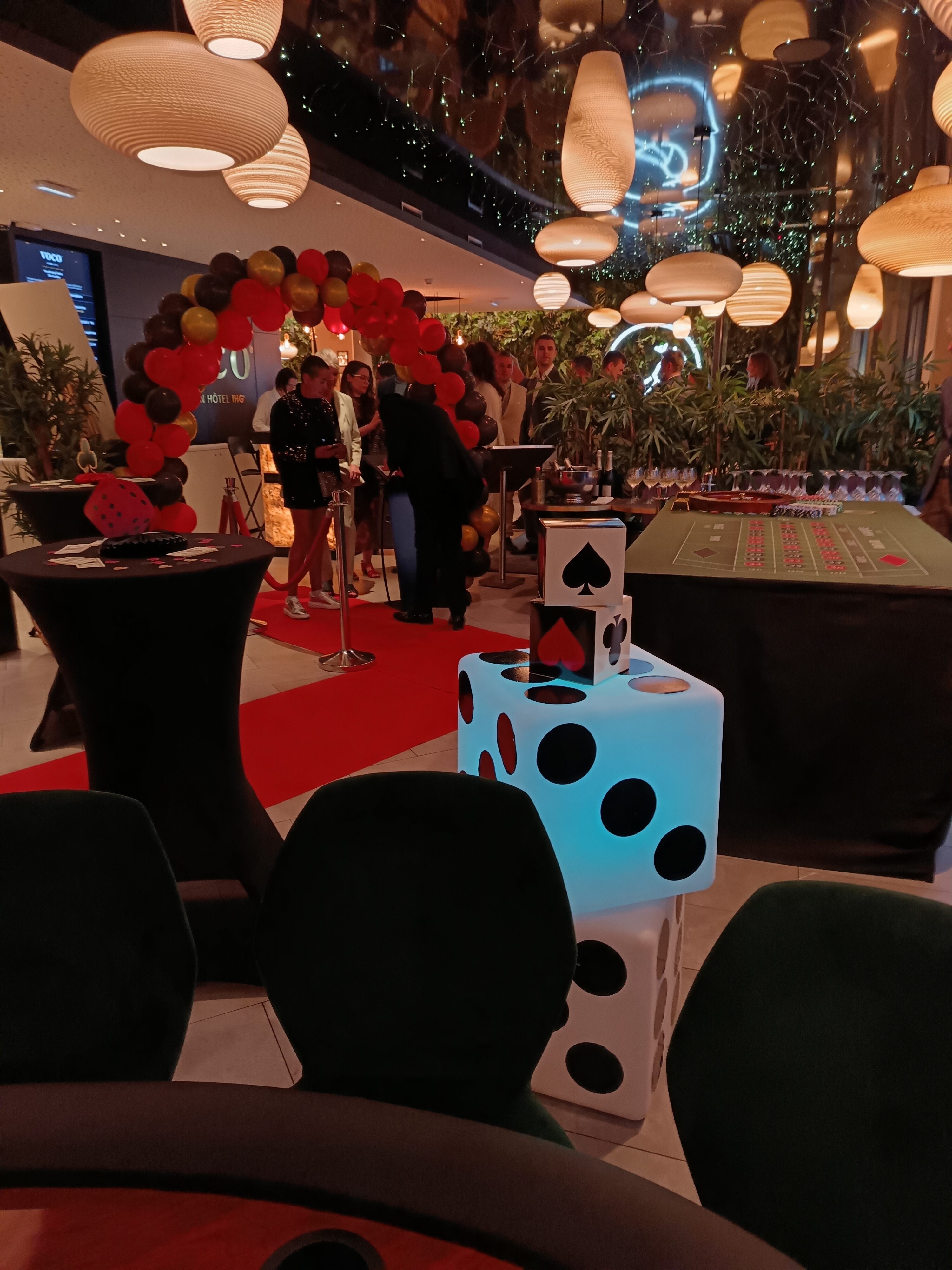 Casino avond Luik groep deelnemers pokertafel avond · INNOV'events