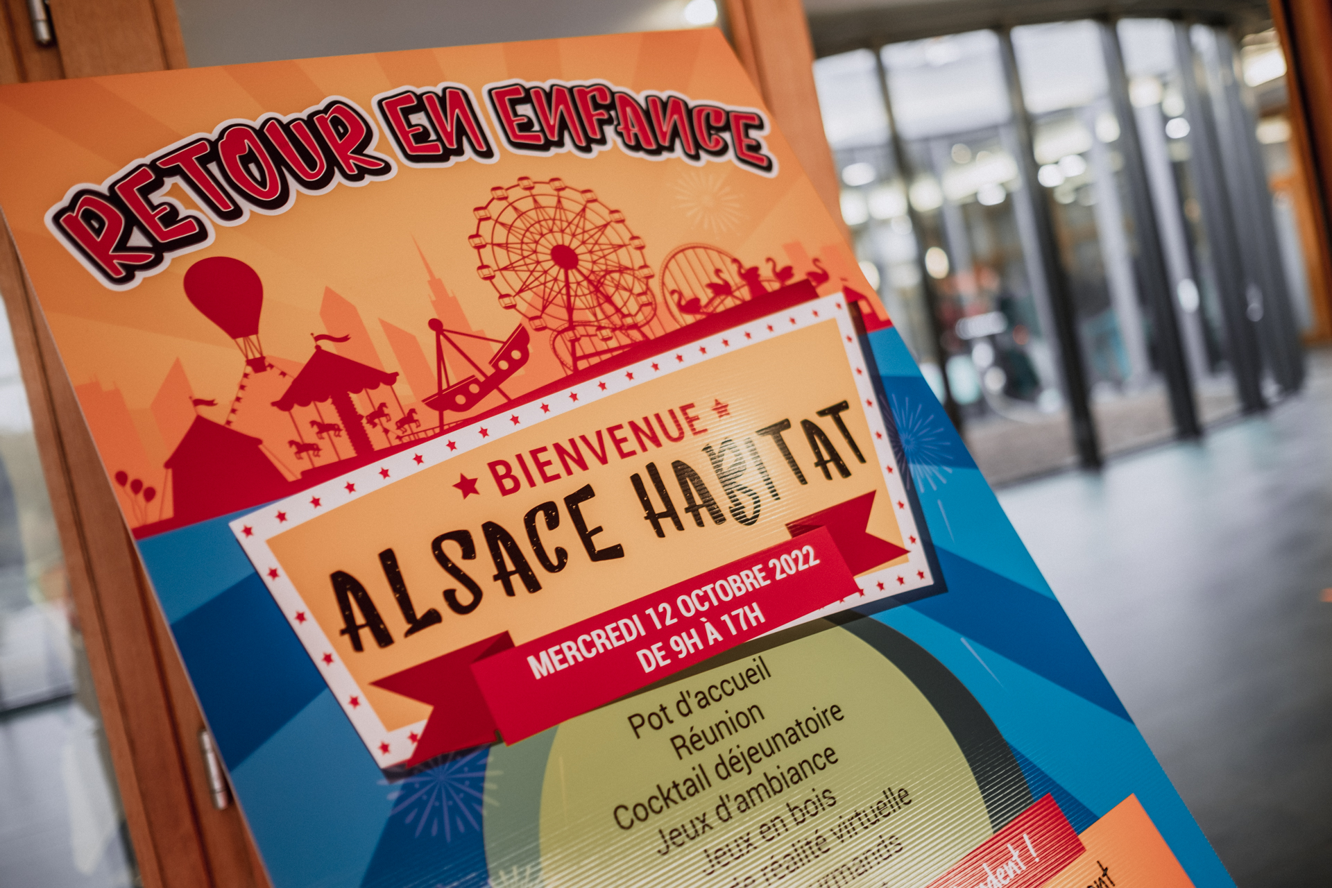 Event communication services Brussel plenaire opening met groot scherm · INNOV'events