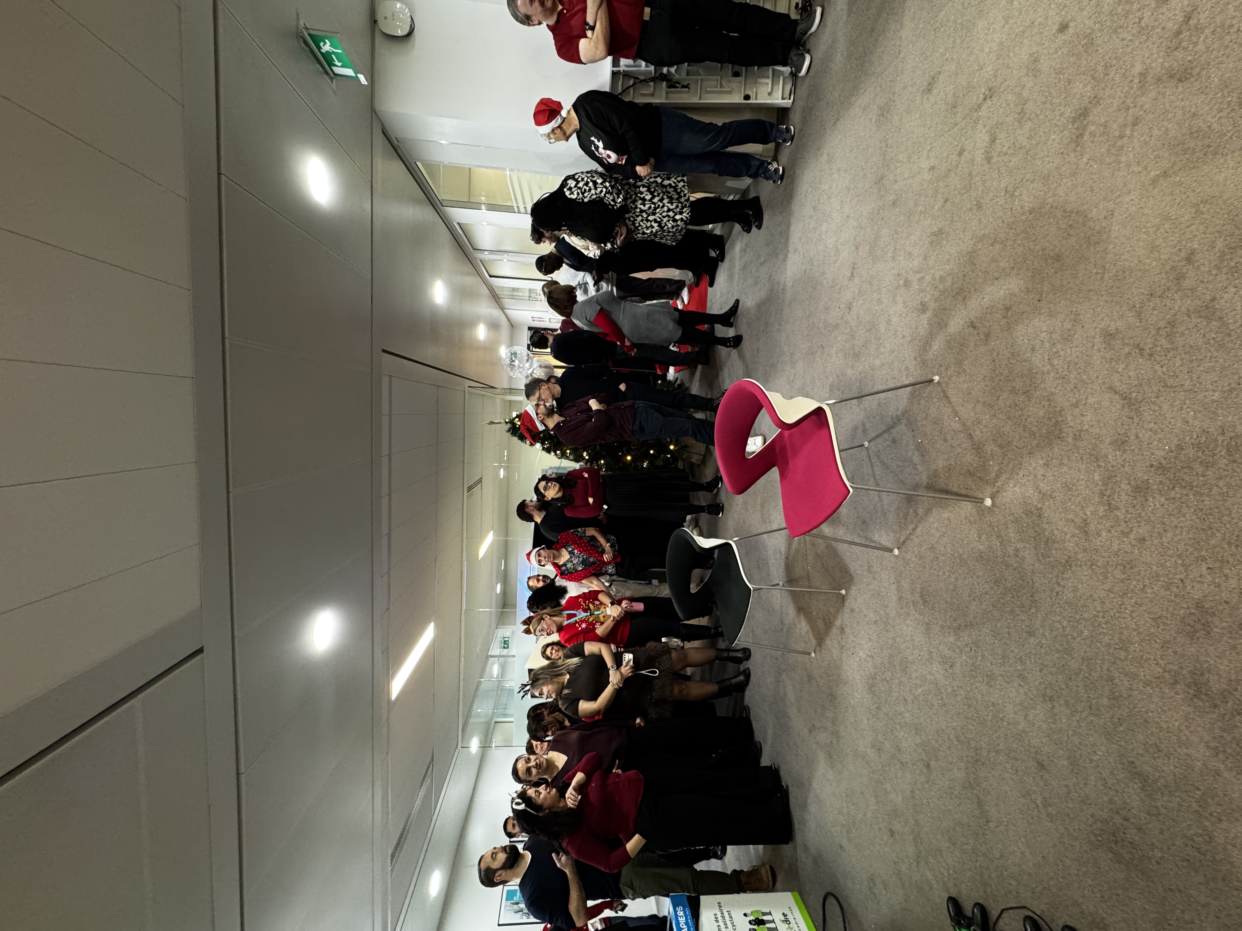 Père Noël entreprise Bruxelles soirée du personnel salle festive · INNOV'events