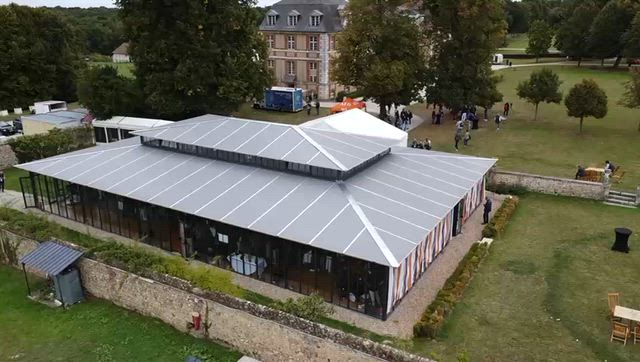 Tentverhuur onderneming Antwerpen personeelsfeest avond sfeerverlichting · INNOV'events