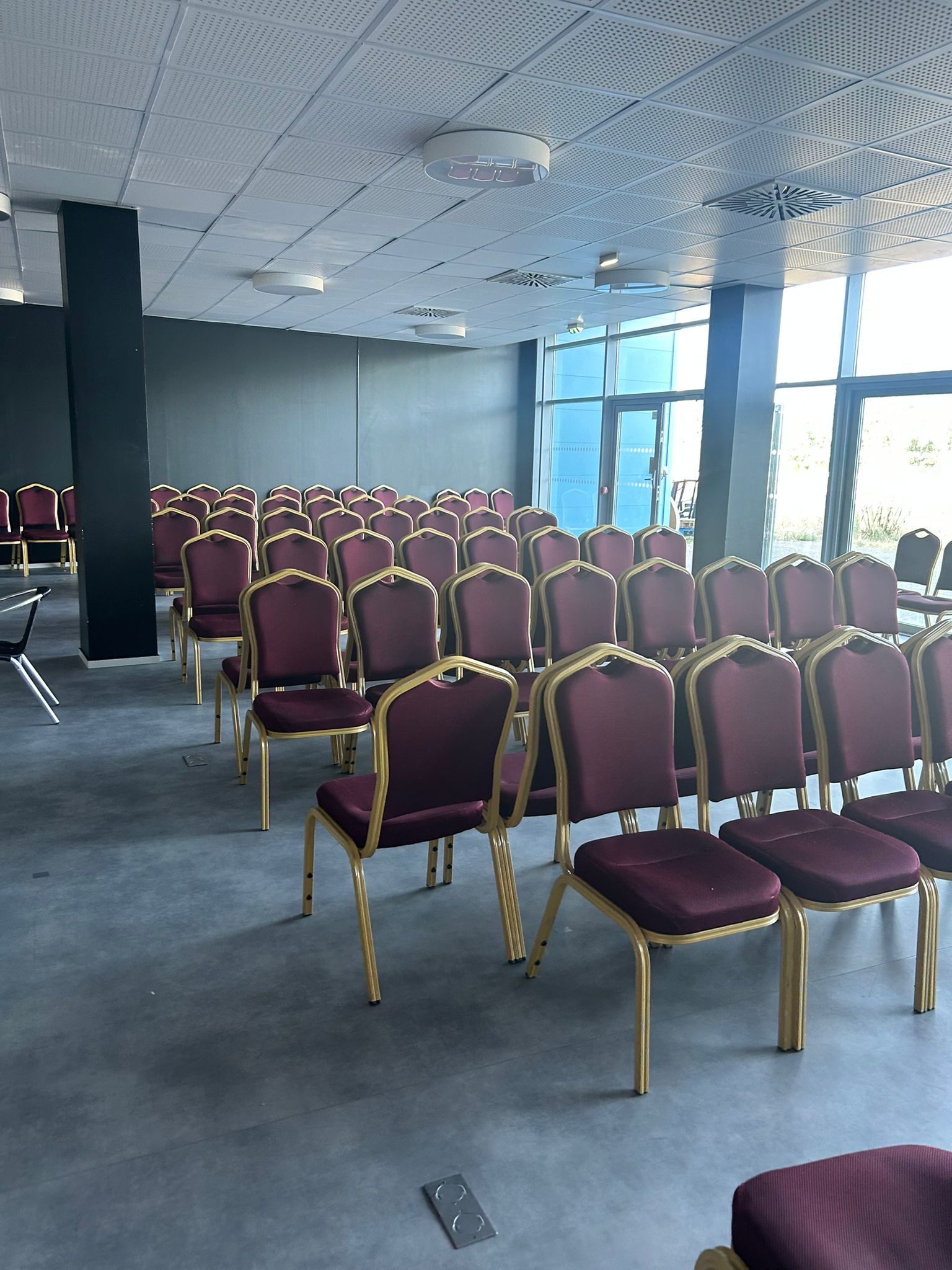 Venue for corporate seminar Liege Meuse riverside terrace evening reception · INNOV'events
