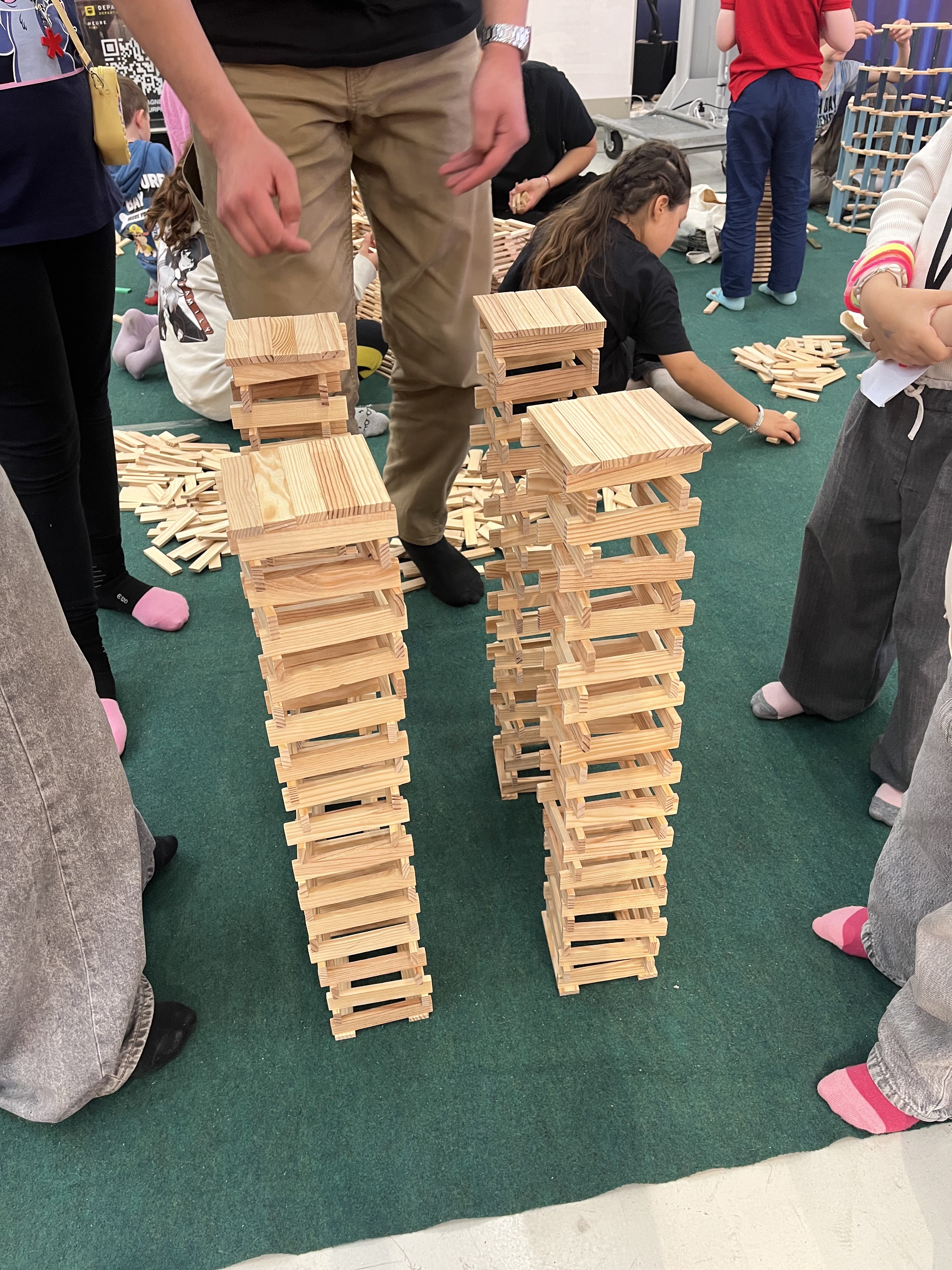 Creative workshop team building Liege indoor Outremeuse group session · INNOV'events