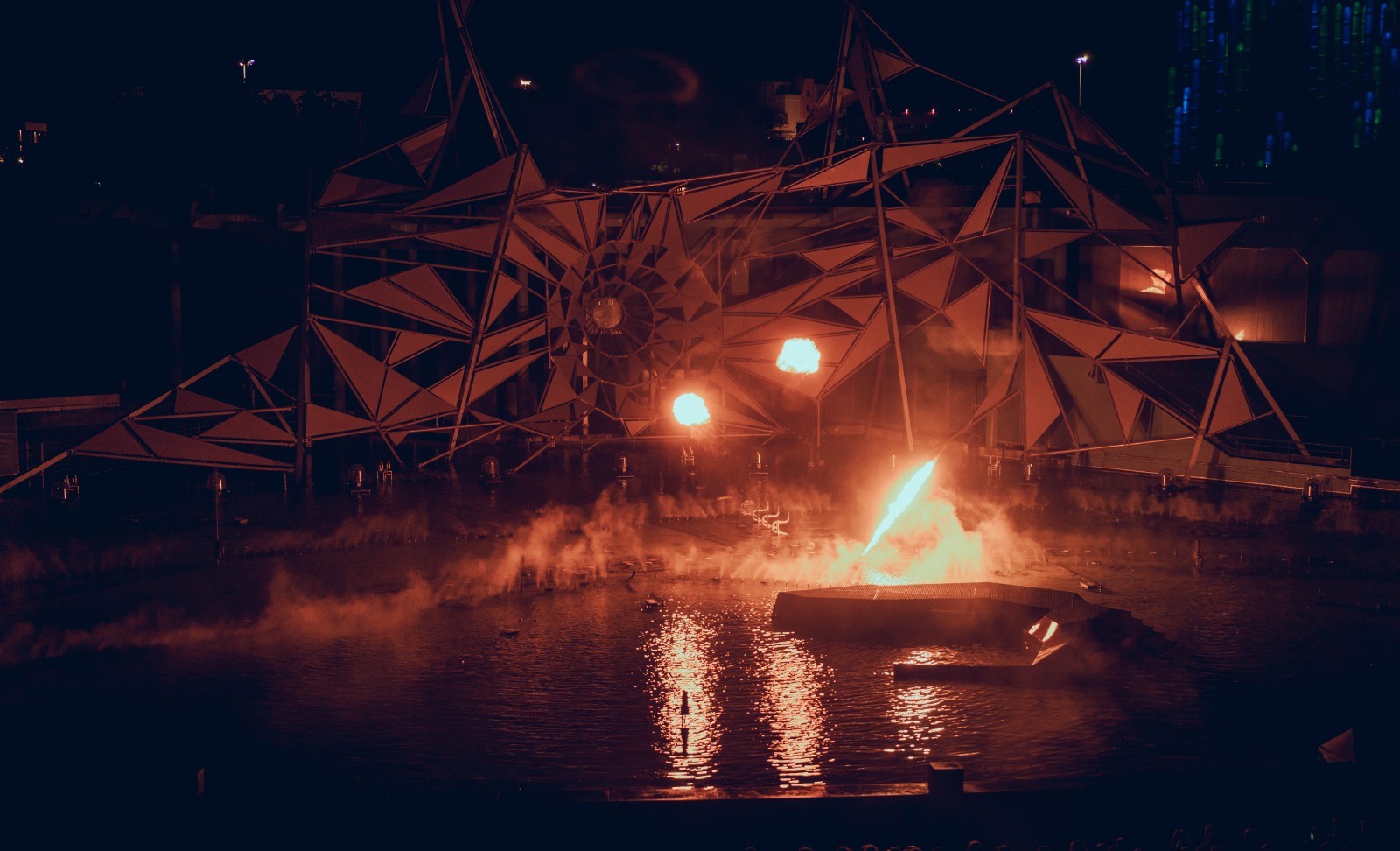 Muziekvuurwerk openlucht Luik La Boverie bedrijfsevenement · INNOV'events