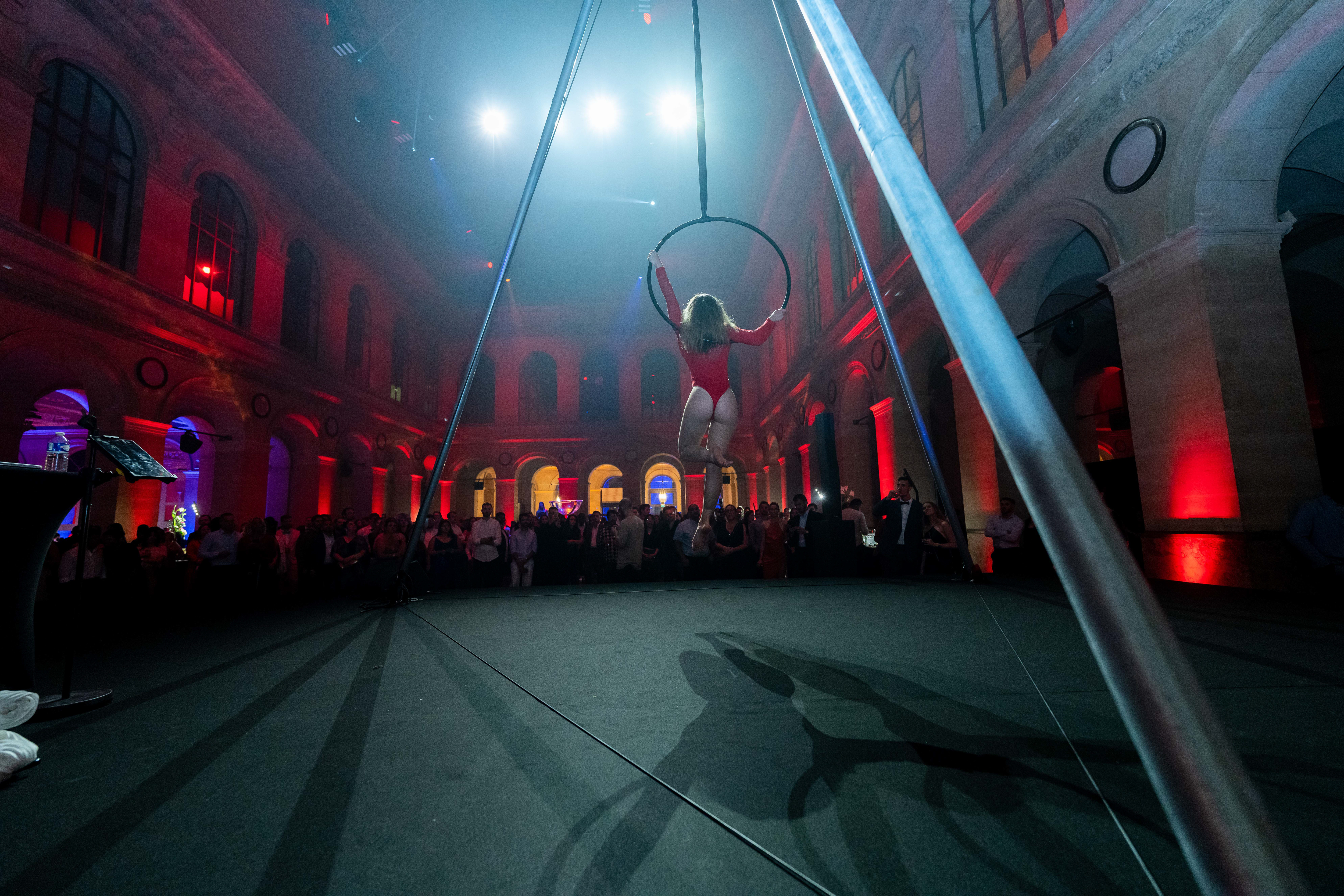 Eventscenografie Antwerpen Eilandje industriële loftopstelling bedrijf · INNOV'events