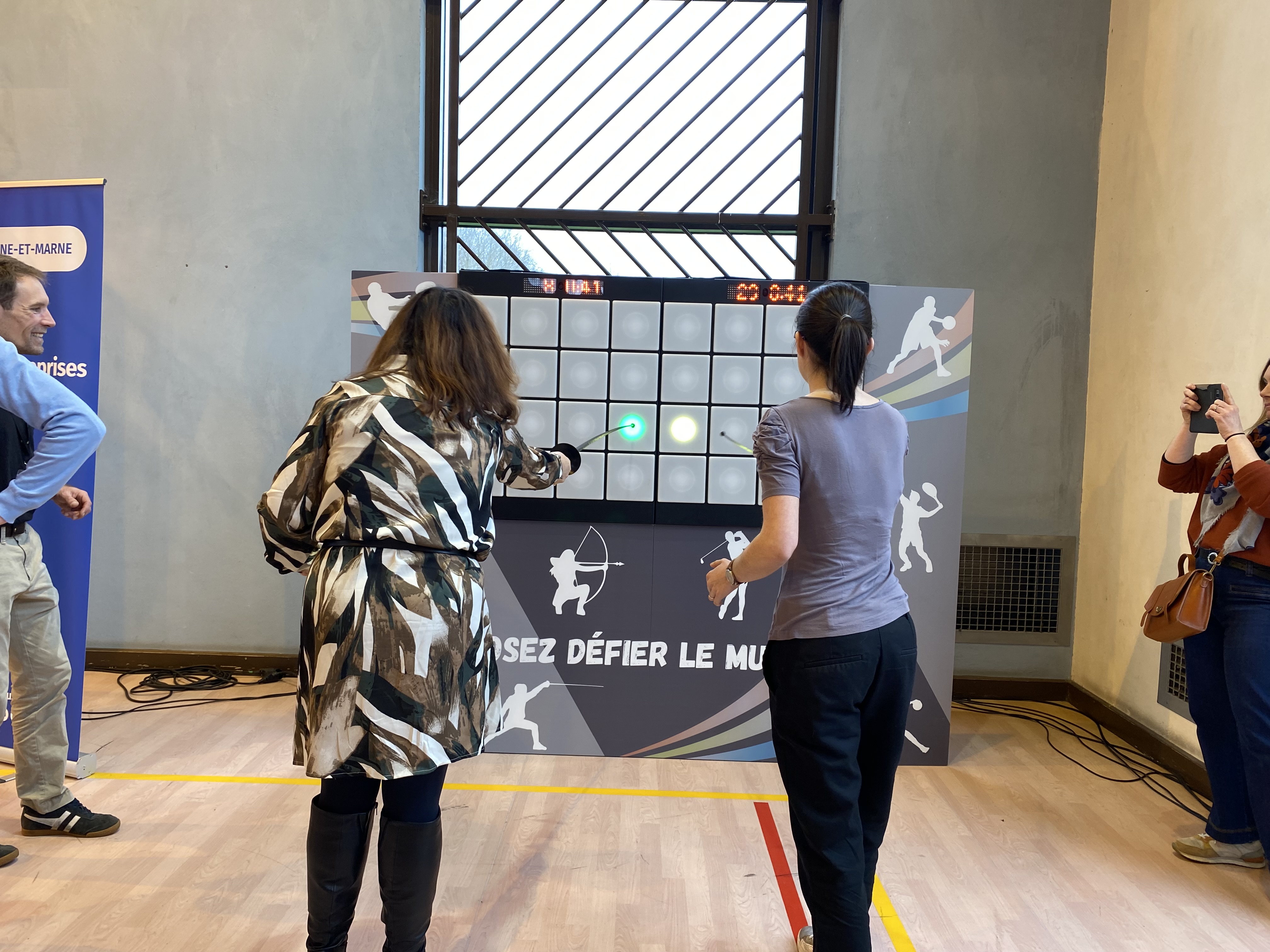 Simulateur de football Liège équipes en compétition salle événementielle Guillemins · INNOV'events