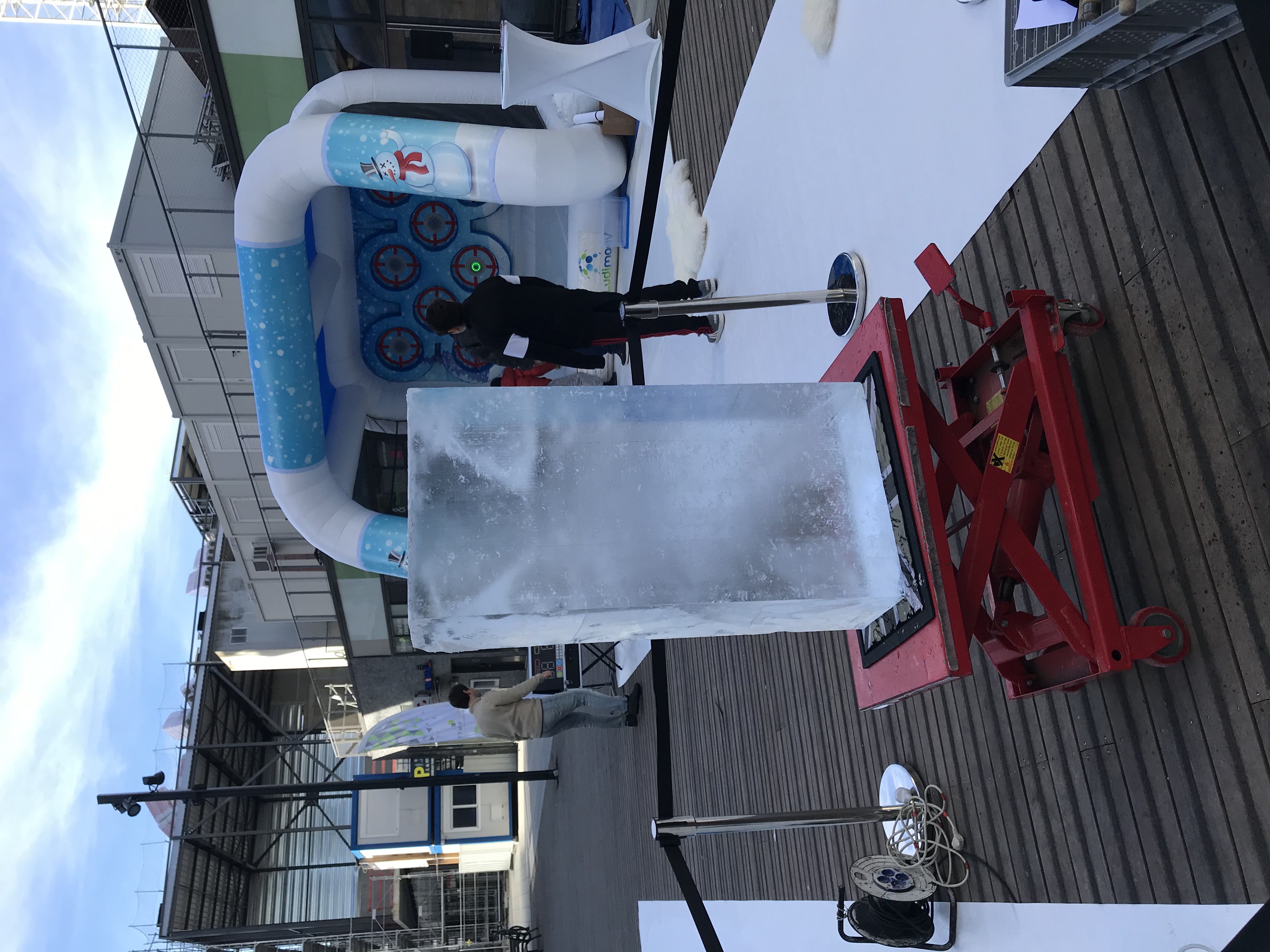 Skisimulator instructiesessie mixed team Brussel begeleider · INNOV'events