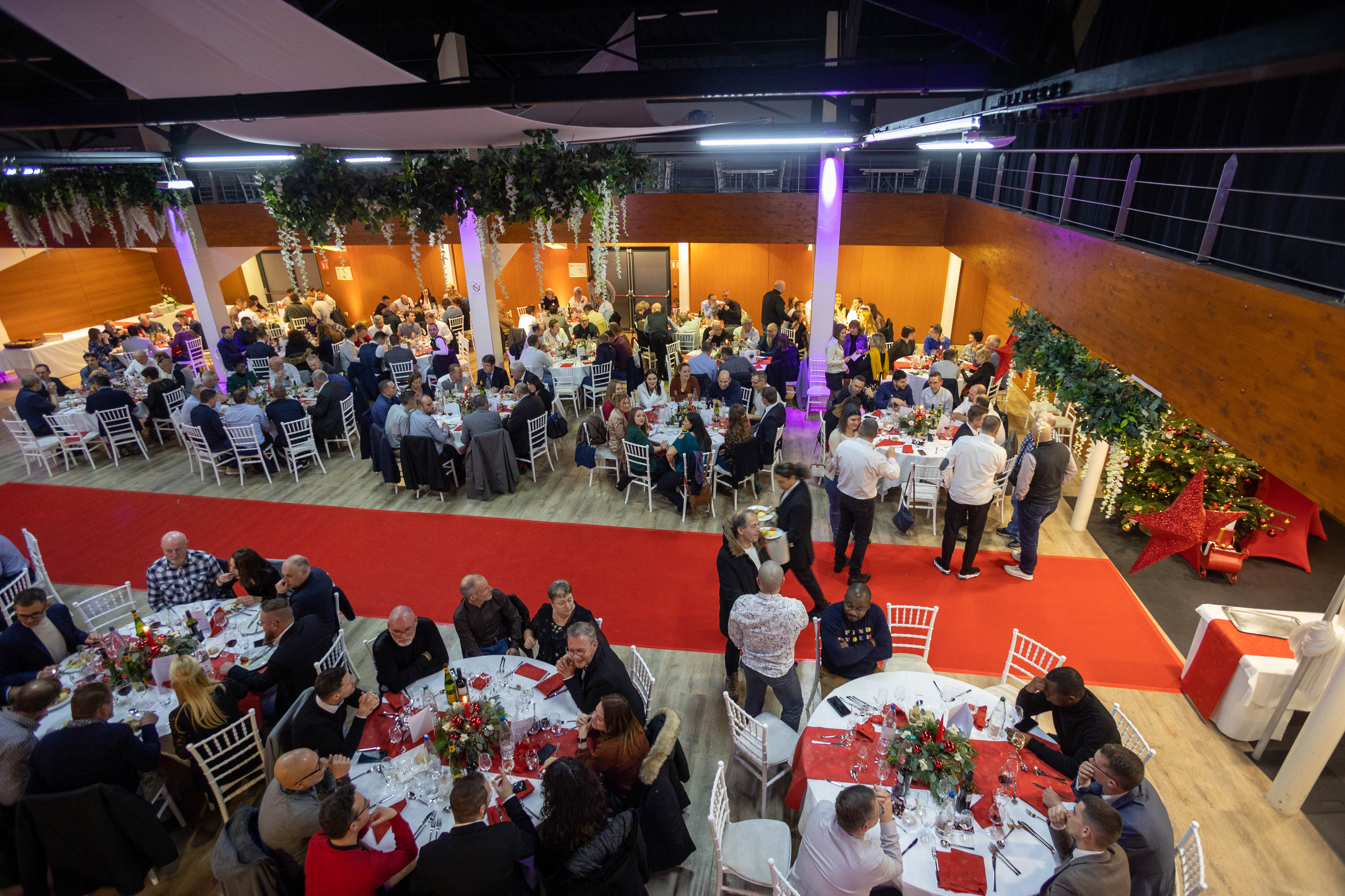 Gala dinner company anniversary Liege · converted industrial venue interior · INNOV'events