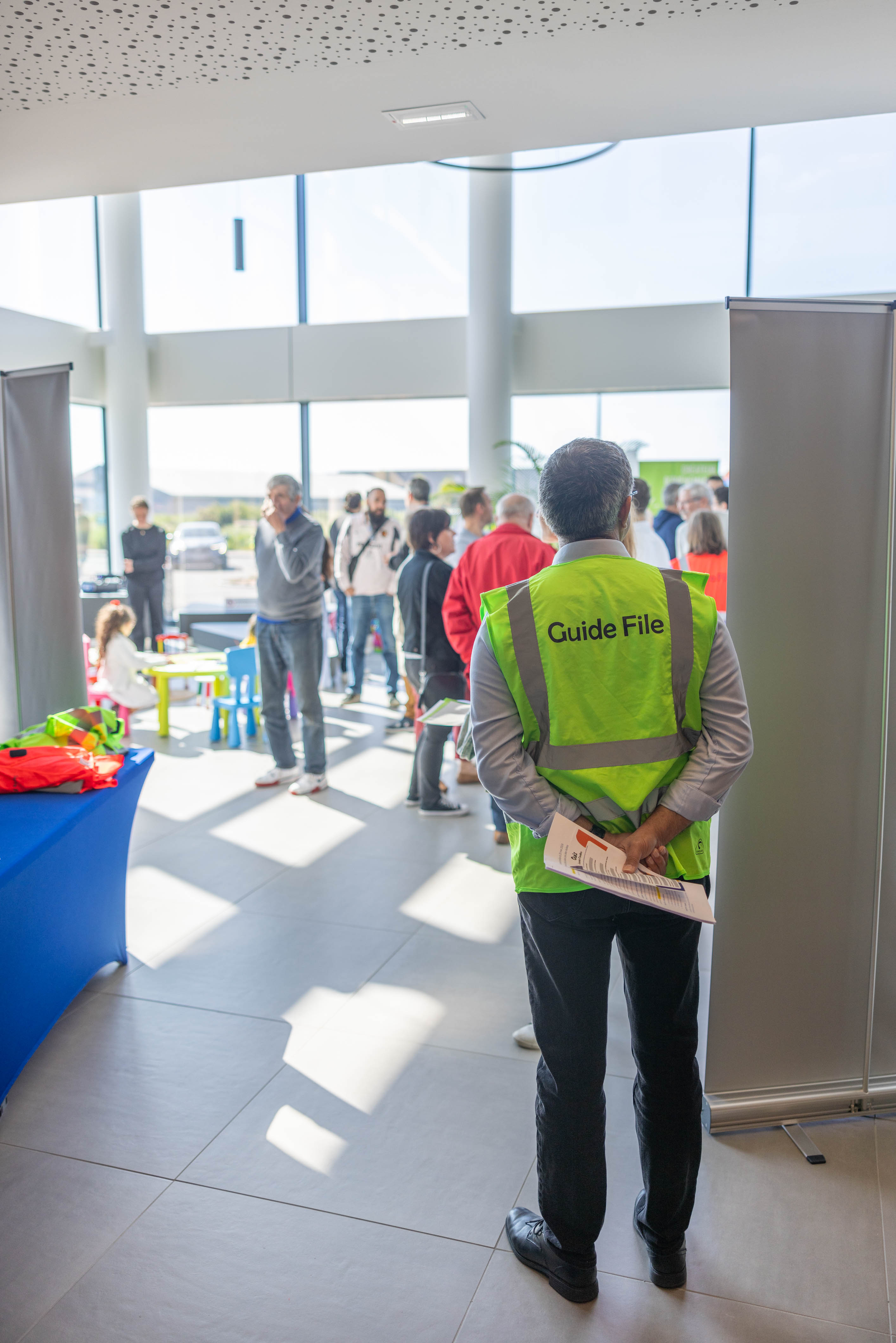 Guided tour activity Brussels corporate open day · group in city centre · INNOV'events