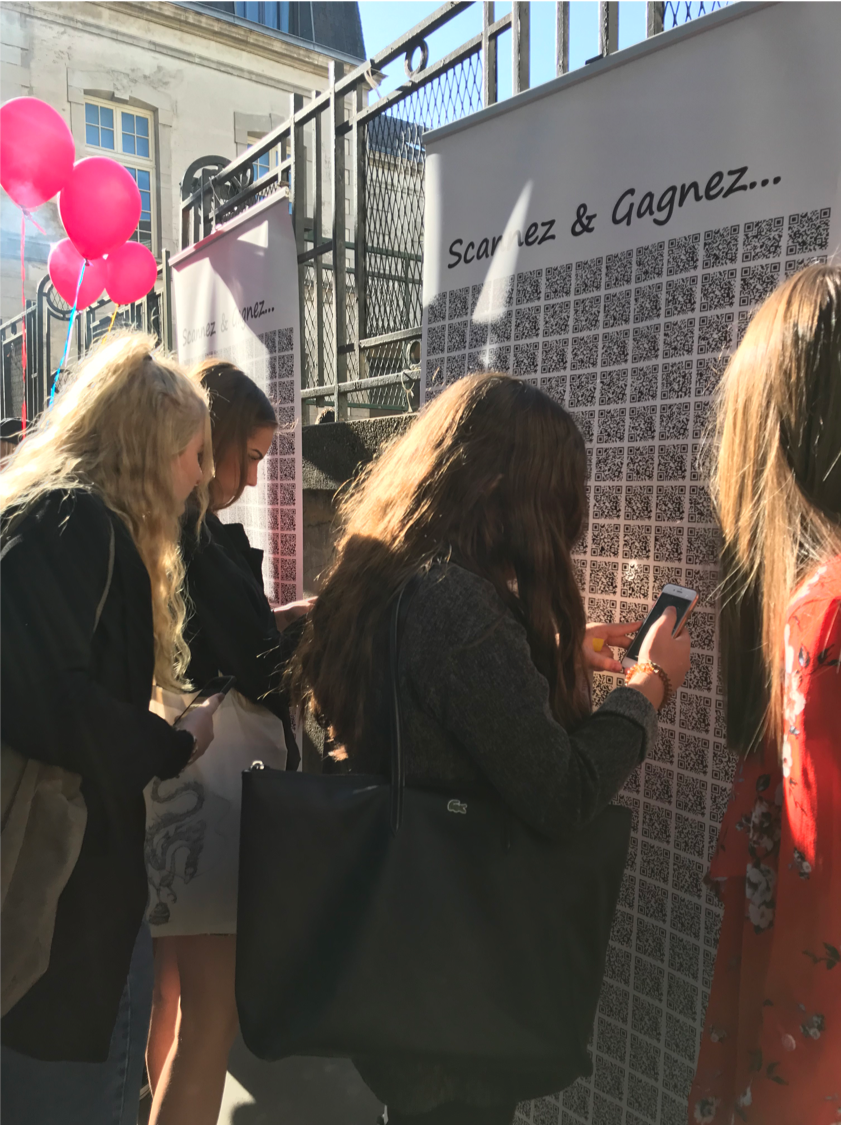 Jeu concours Anvers stand extérieur quais MAS activation de marque · INNOV'events