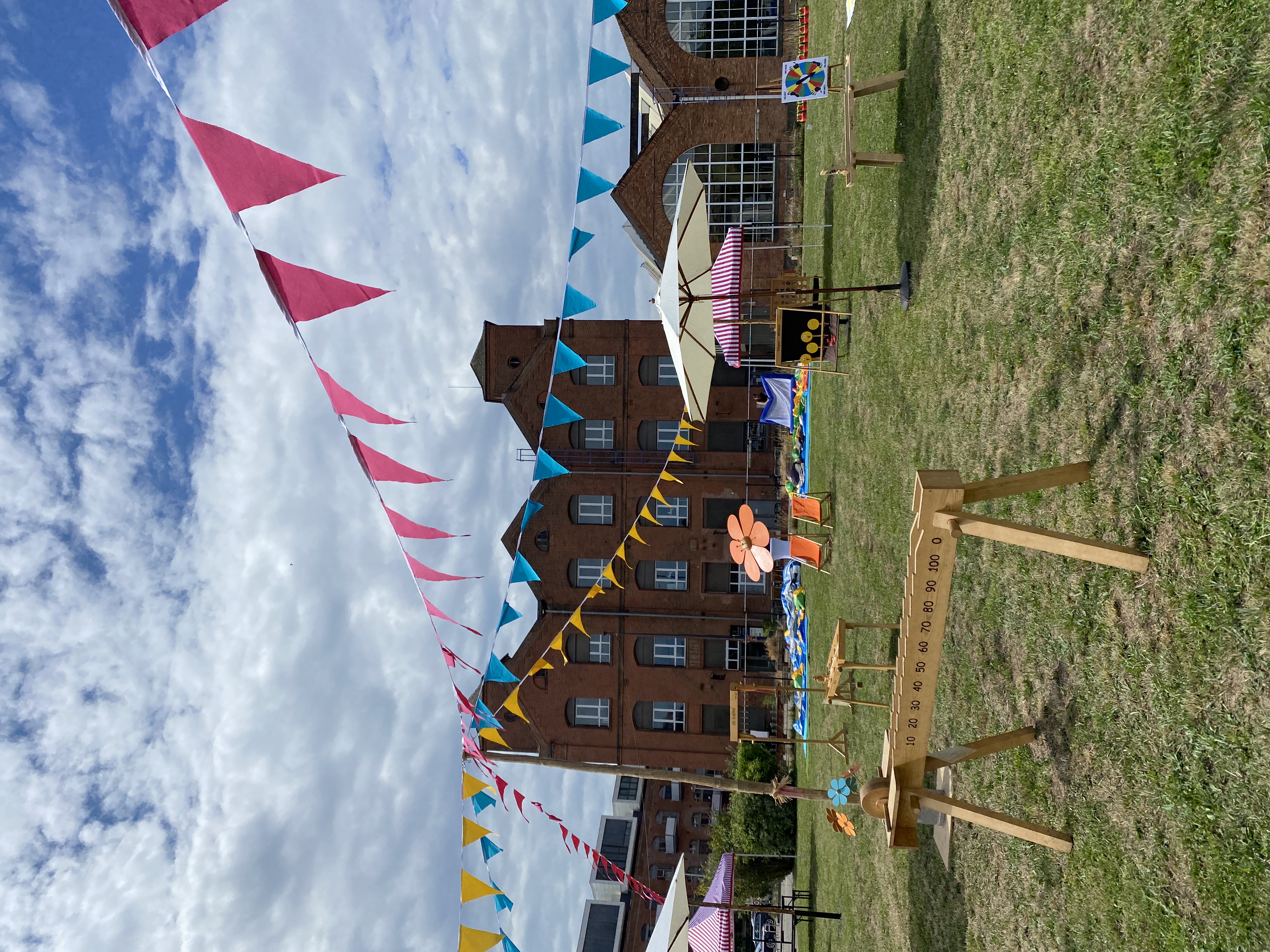 Buitenkermis bedrijf Brussel attracties buiten Tour & Taxis · INNOV'events