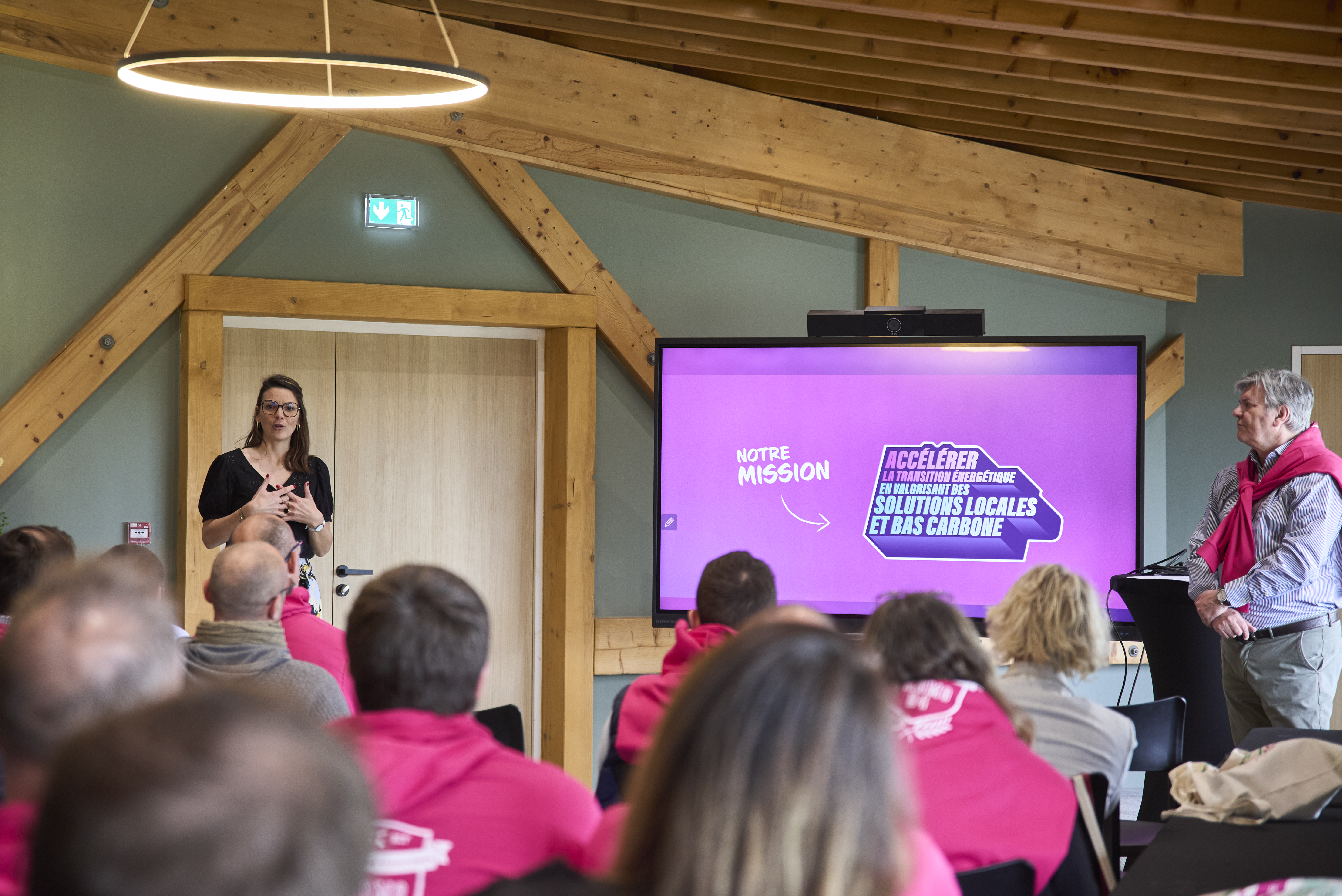 Plenaire conventie bedrijf Brussel grote zaal deelnemers · INNOV'events