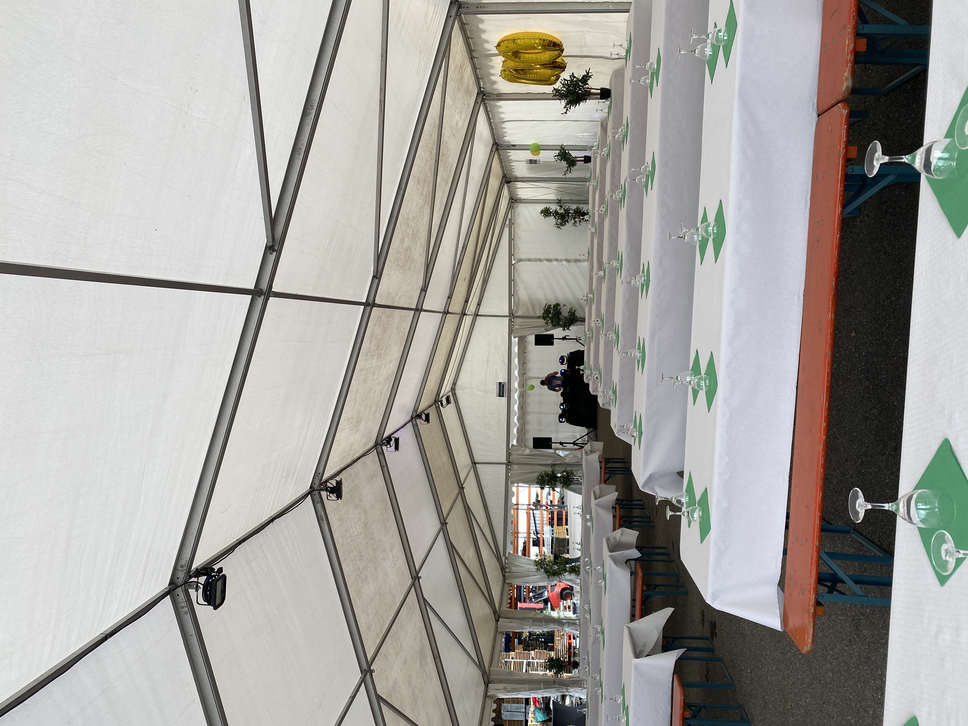 Location de chapiteau Bruxelles Bois de la Cambre soirée corporate éclairage · INNOV'events