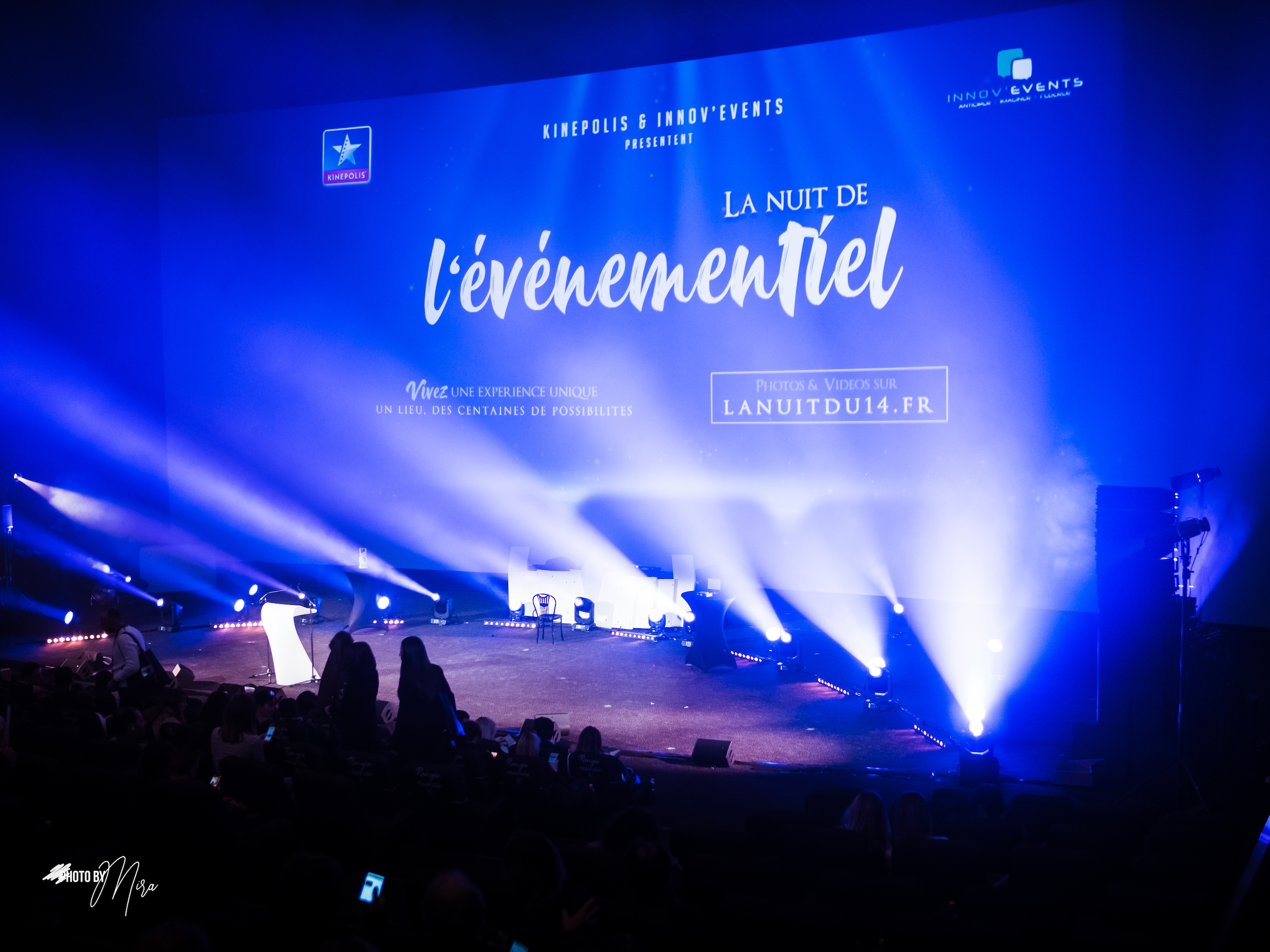 Persconferentie media-evenement eventcommunicatie Luik podium · INNOV'events