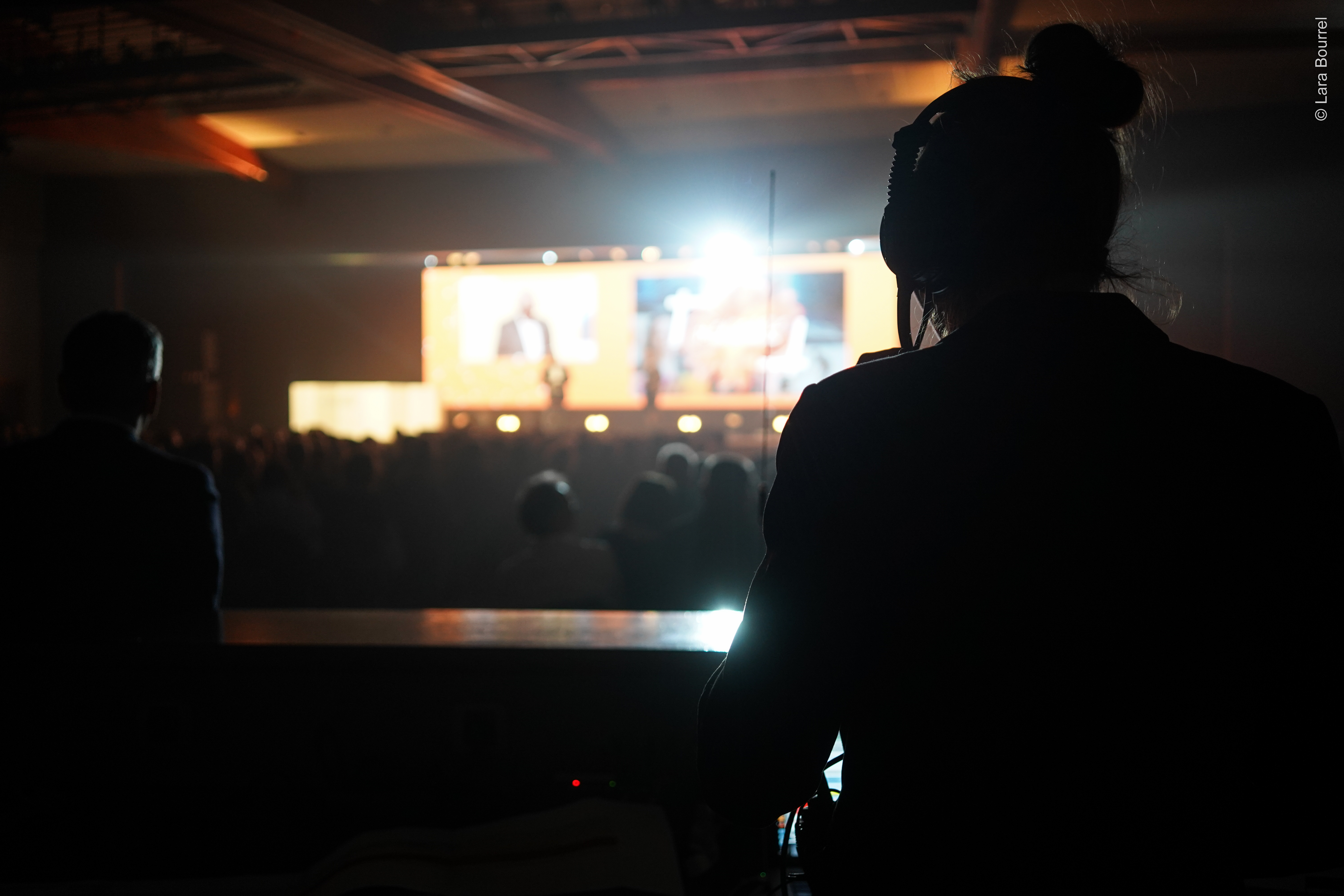 Régie lumière événement d'entreprise Anvers Eilandje scène montée · INNOV'events organisation d'événements