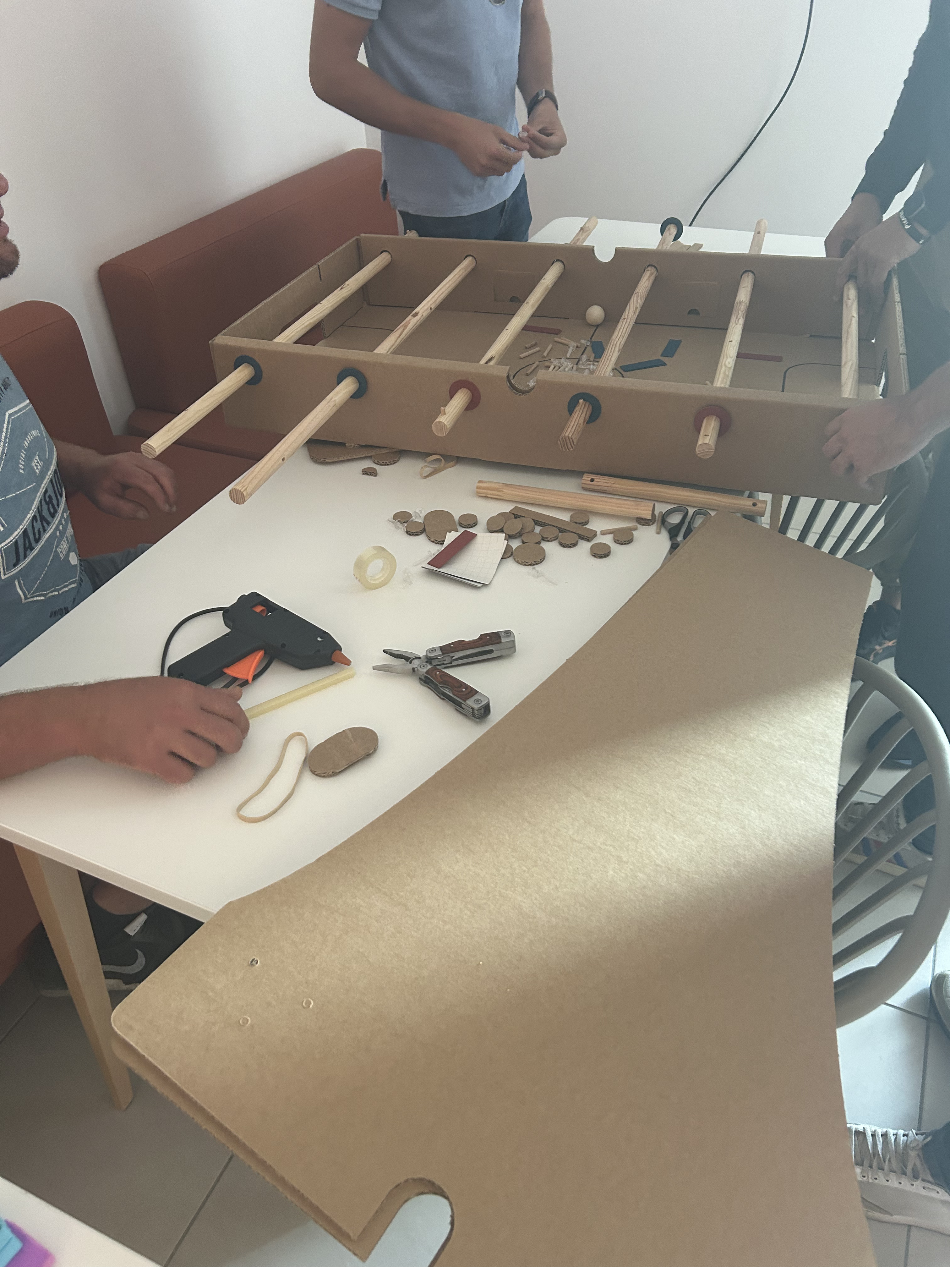 Volledige dag babyfoot bouwen toernooi Antwerpen havenzaal prijsuitreiking · INNOV'events