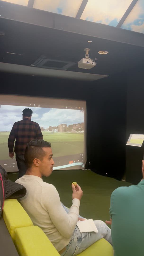 Lieu événementiel simulateur de ski Liège vue intérieure Cité Miroir Art déco · INNOV'events