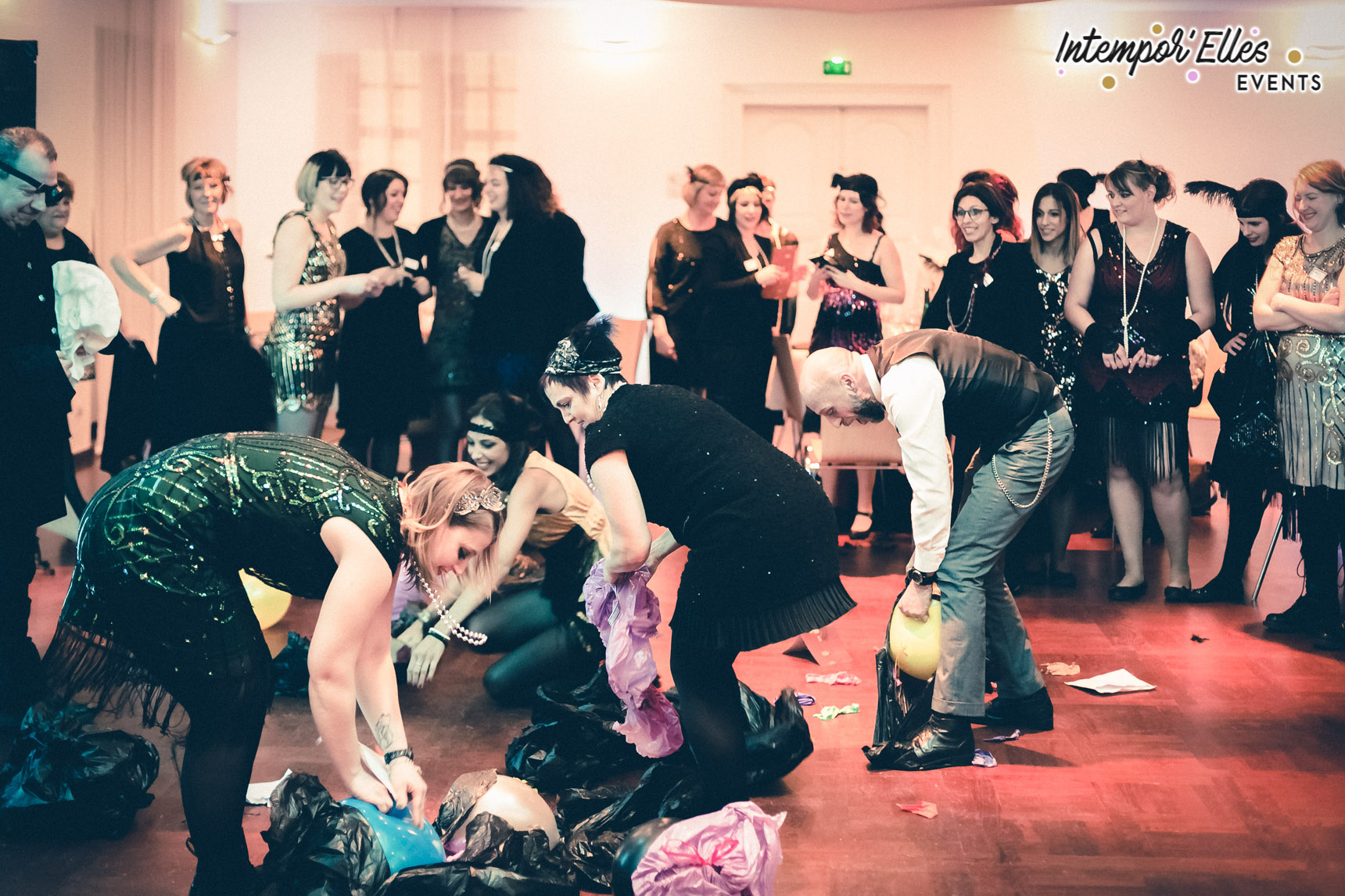 Escape game animatie surfsimulatordag Brussel binnenlocatie groepsactiviteit · INNOV'events
