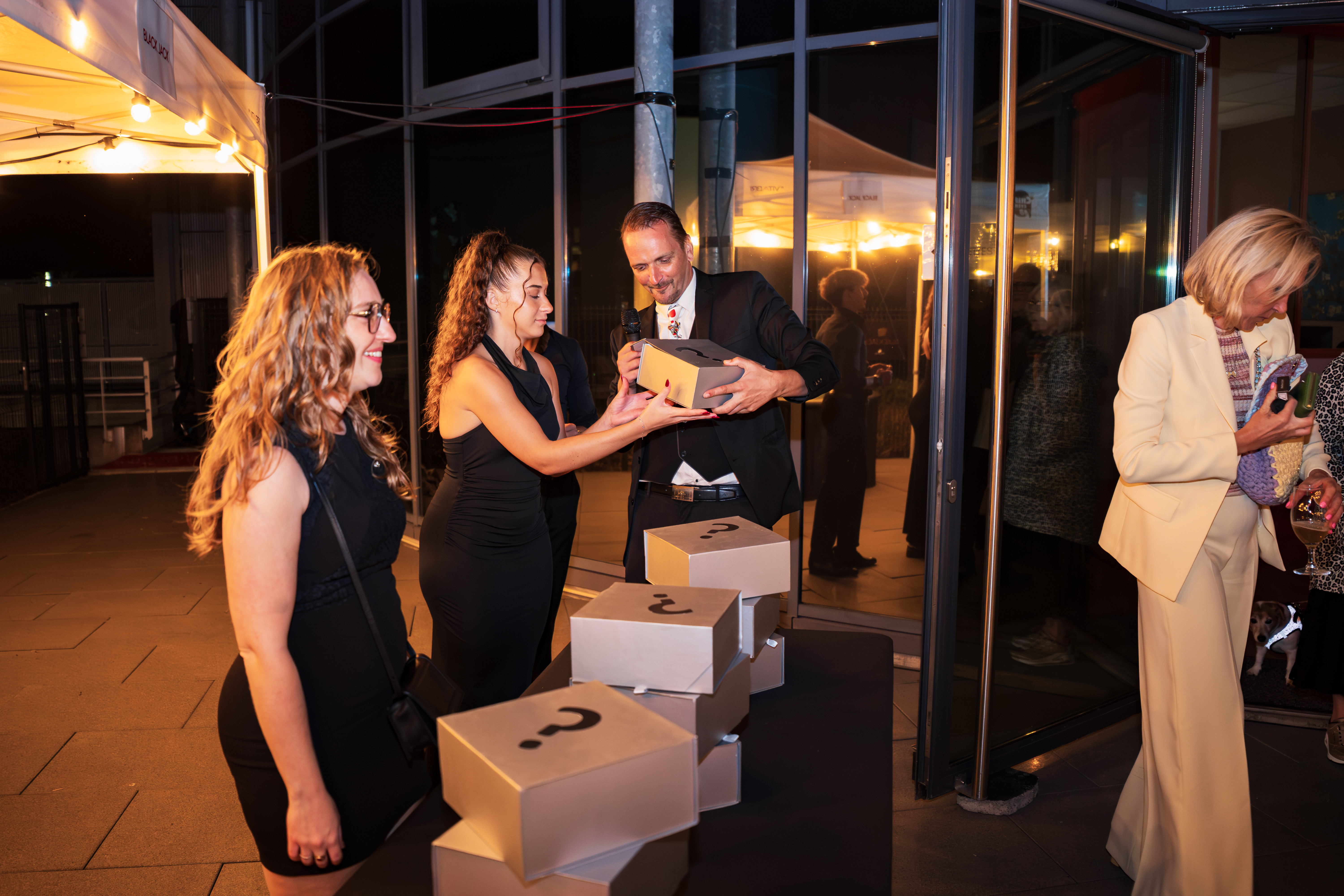 Indoor competitiewedstrijd bedrijf Luik teams in zaal · INNOV'events