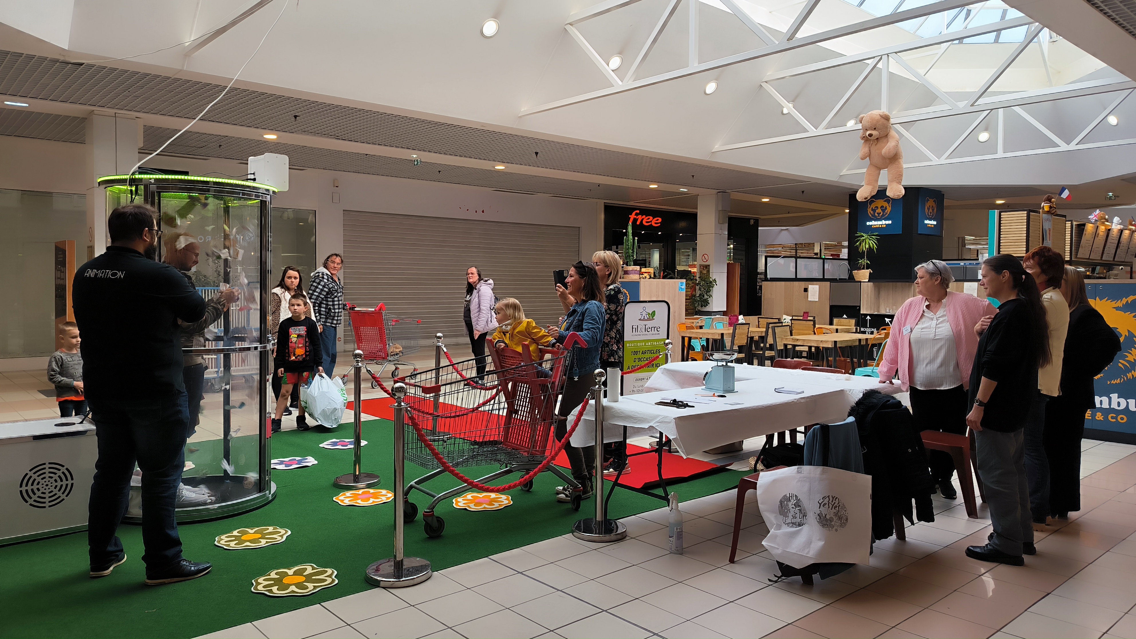 Challenge vente Belgique équipes commerciales en action extérieur printemps · INNOV'events