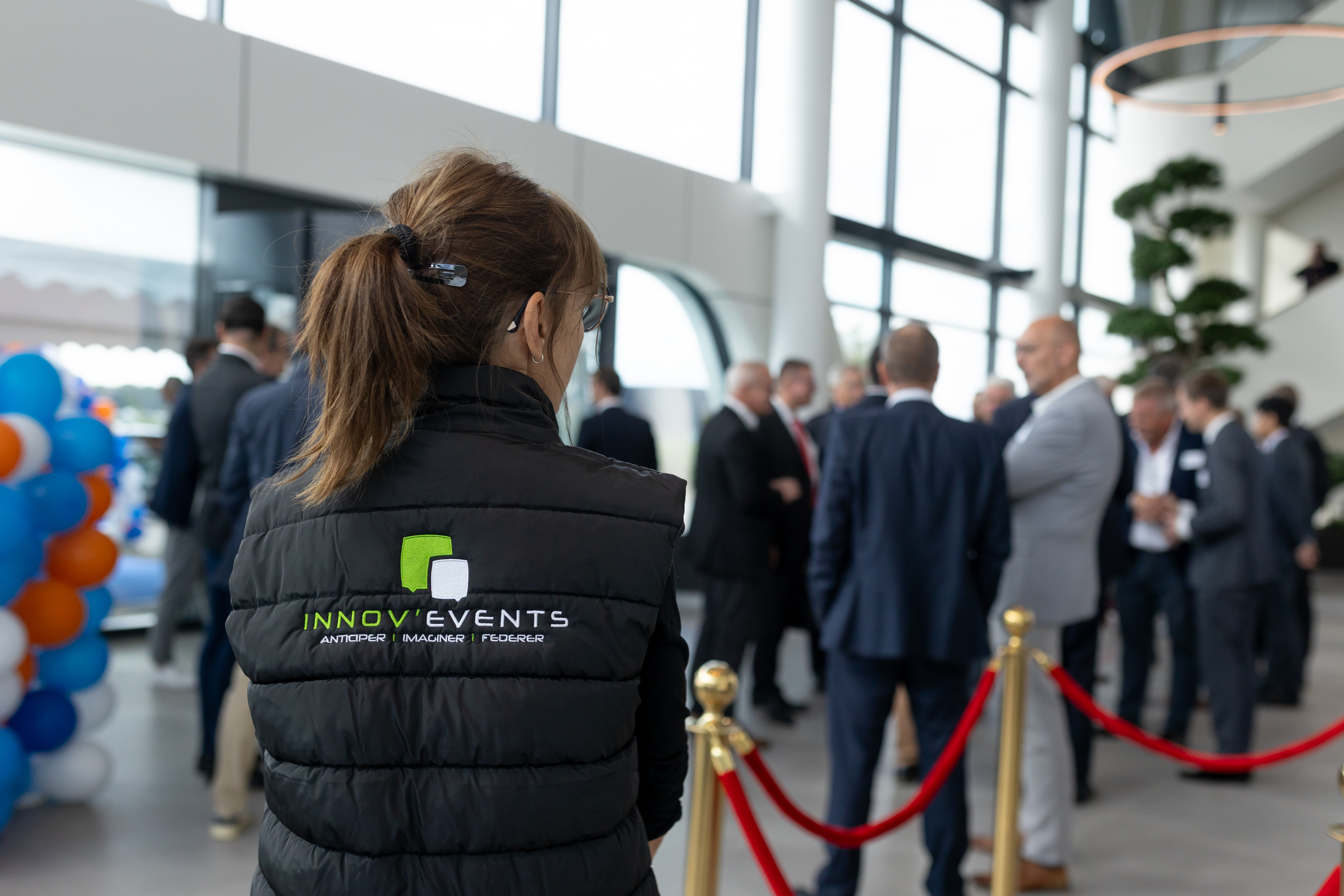 Corporate open day Brussels · networking area inside industrial loft venue · INNOV'events