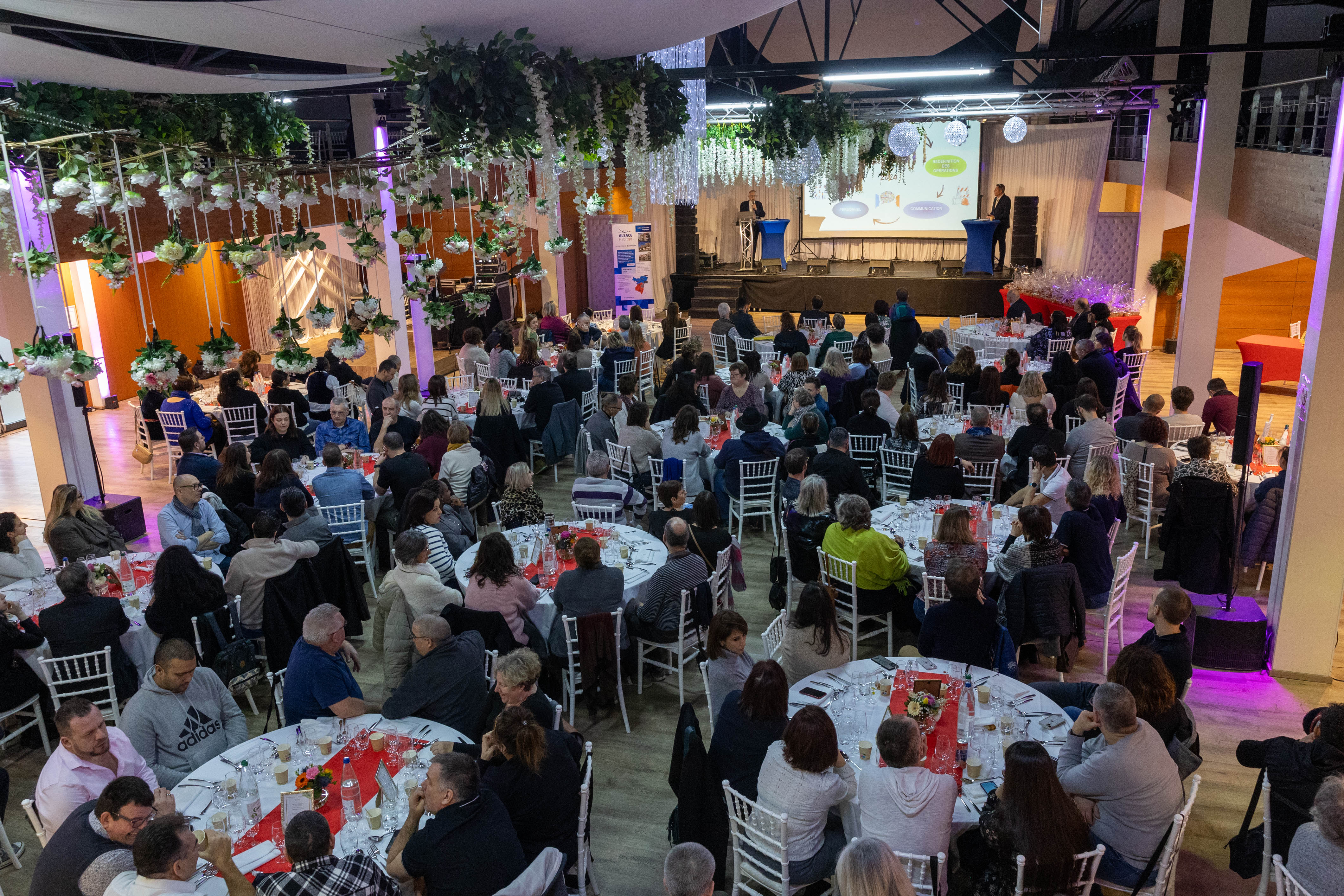 Seated gala dinner New Year ceremony Belgium corporate evening · INNOV'events